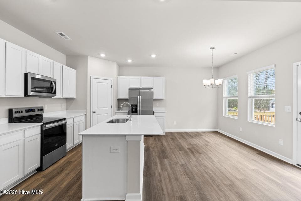 Single Family Residence at 1108 Crows Nest Court, New Bern, NC 28560, photo 5 of 19