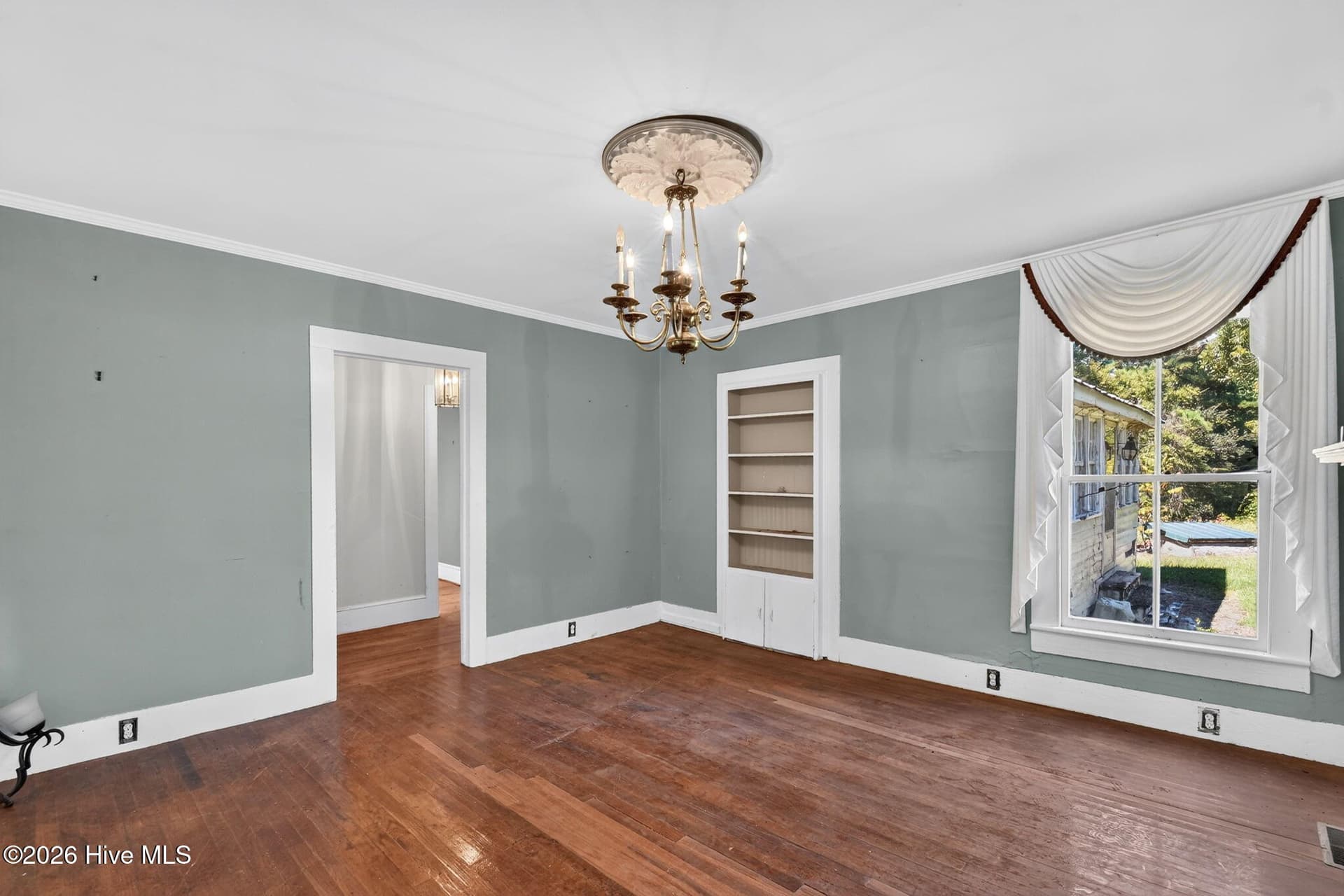 Family Room - 436 Doctor Robinson Road, Bladenboro, NC 28320
