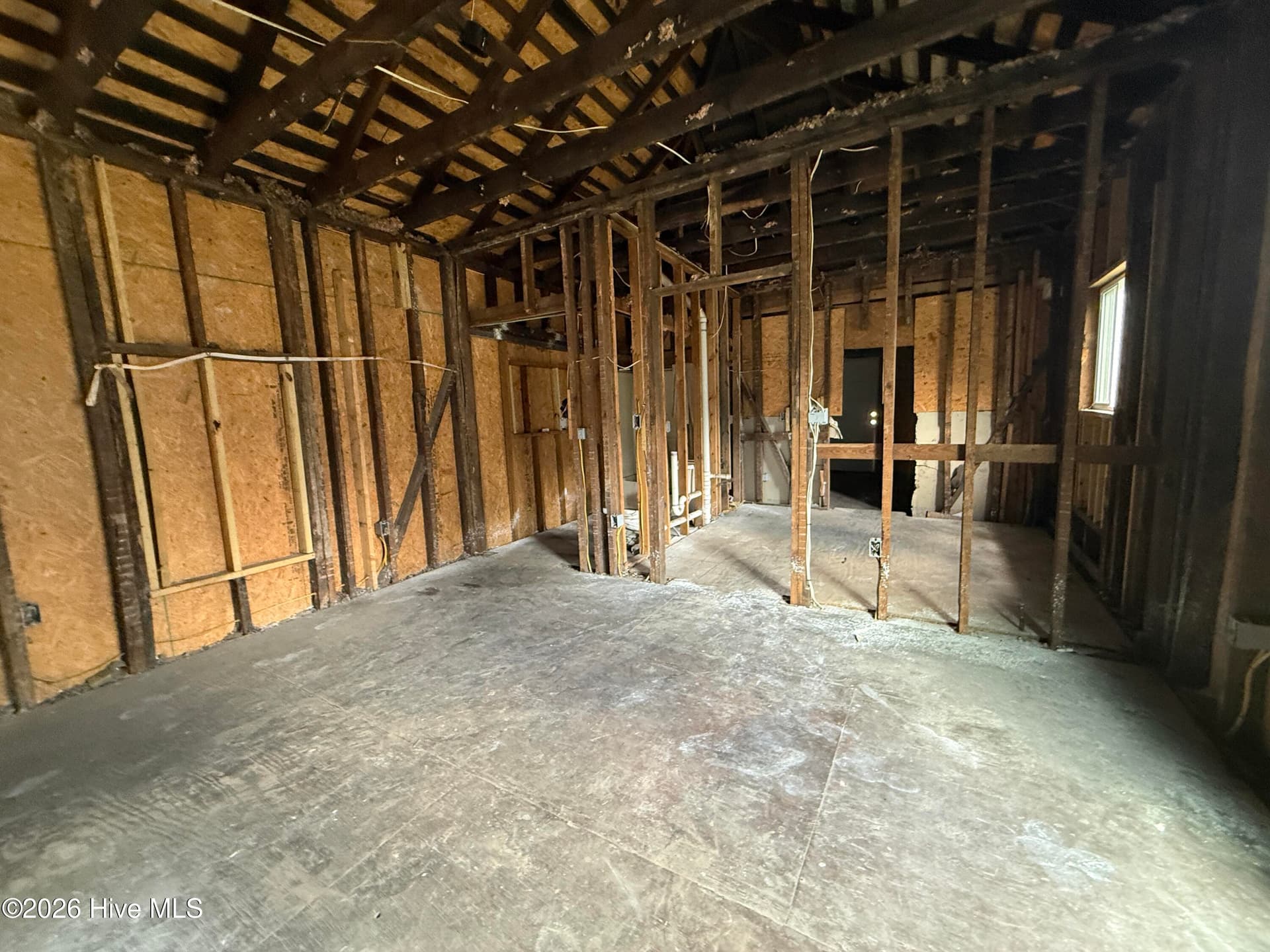 Single Family Residence at 911 Washington Street E, Wilson, NC 27893, photo 9 of 20