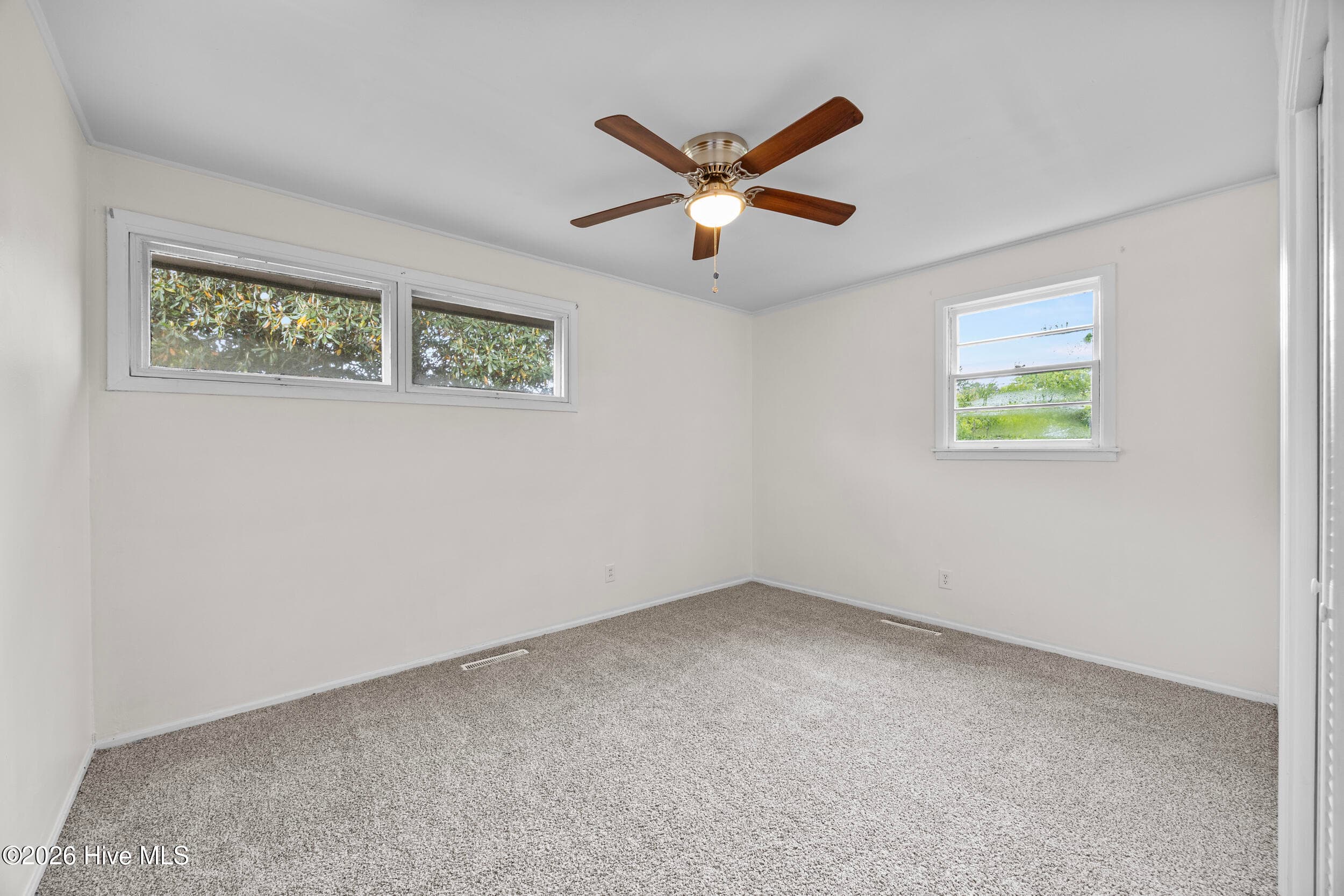 Single Family Residence at 530 Oak Lane, Jacksonville, NC 28540, photo 19 of 32
