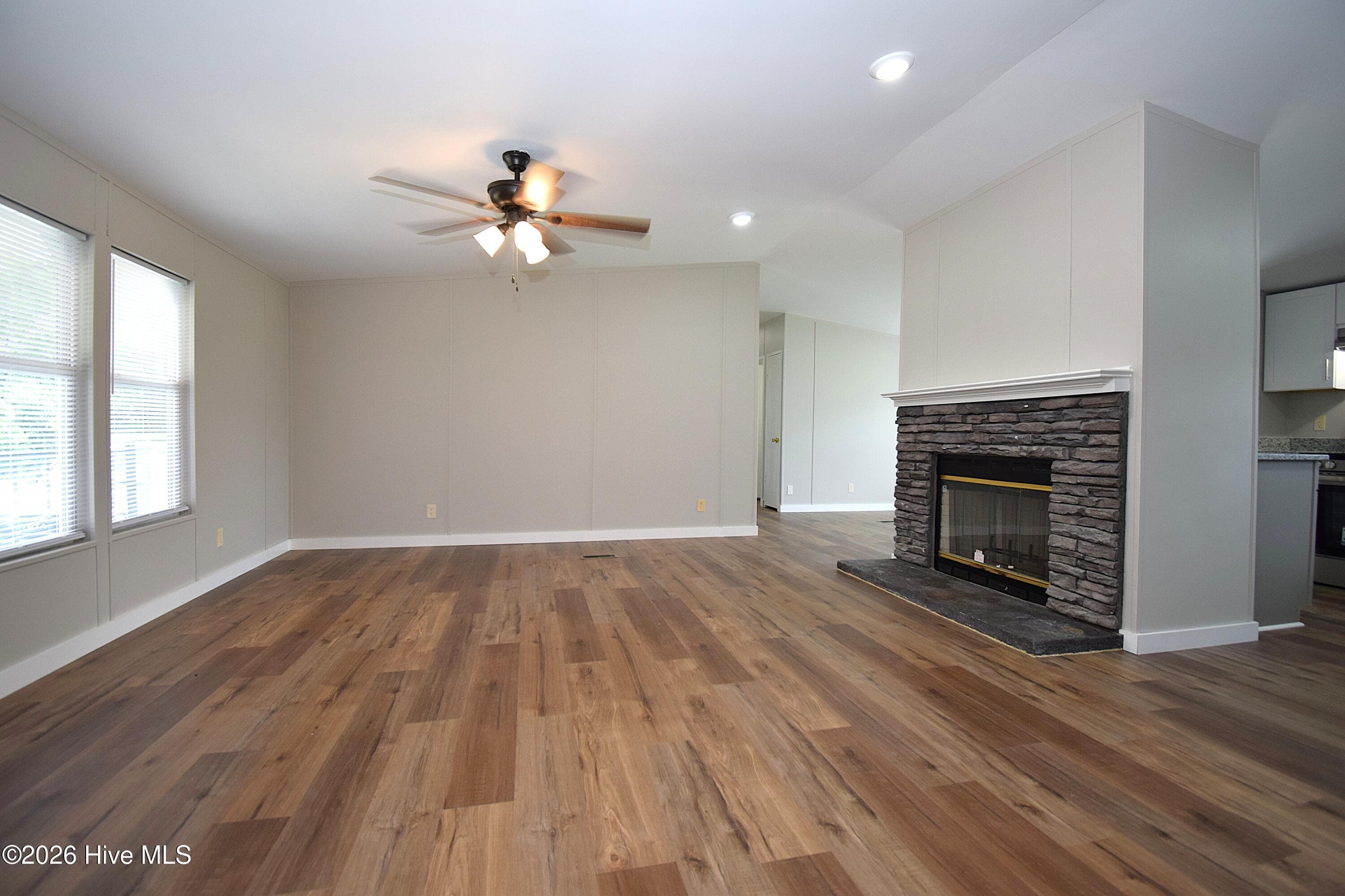 Manufactured Home at 220 Main Street, Grifton, NC 28530, photo 9 of 59