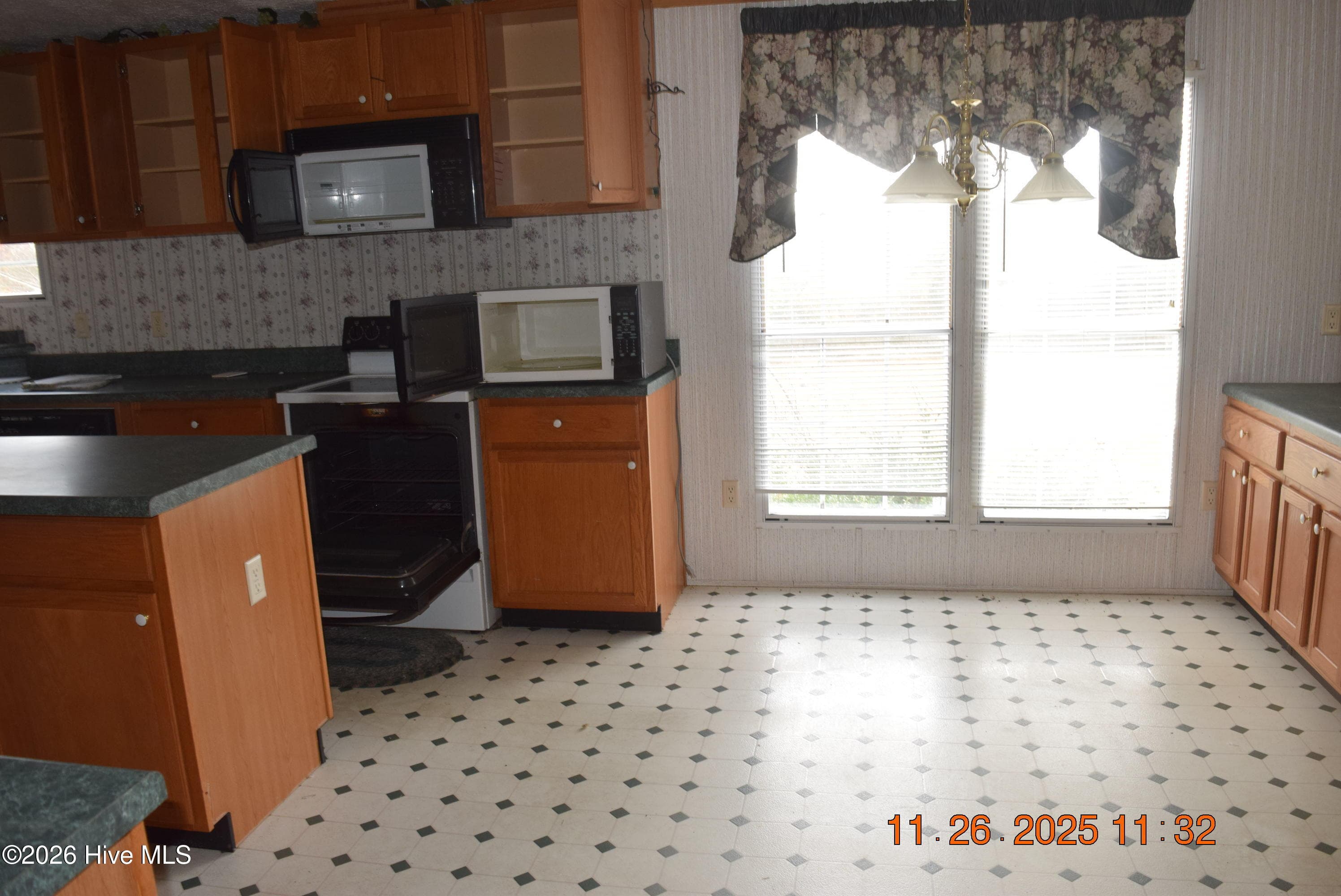 Manufactured Home at 1362 Gilmer Ricks Road, Conway, NC 27820, photo 8 of 12