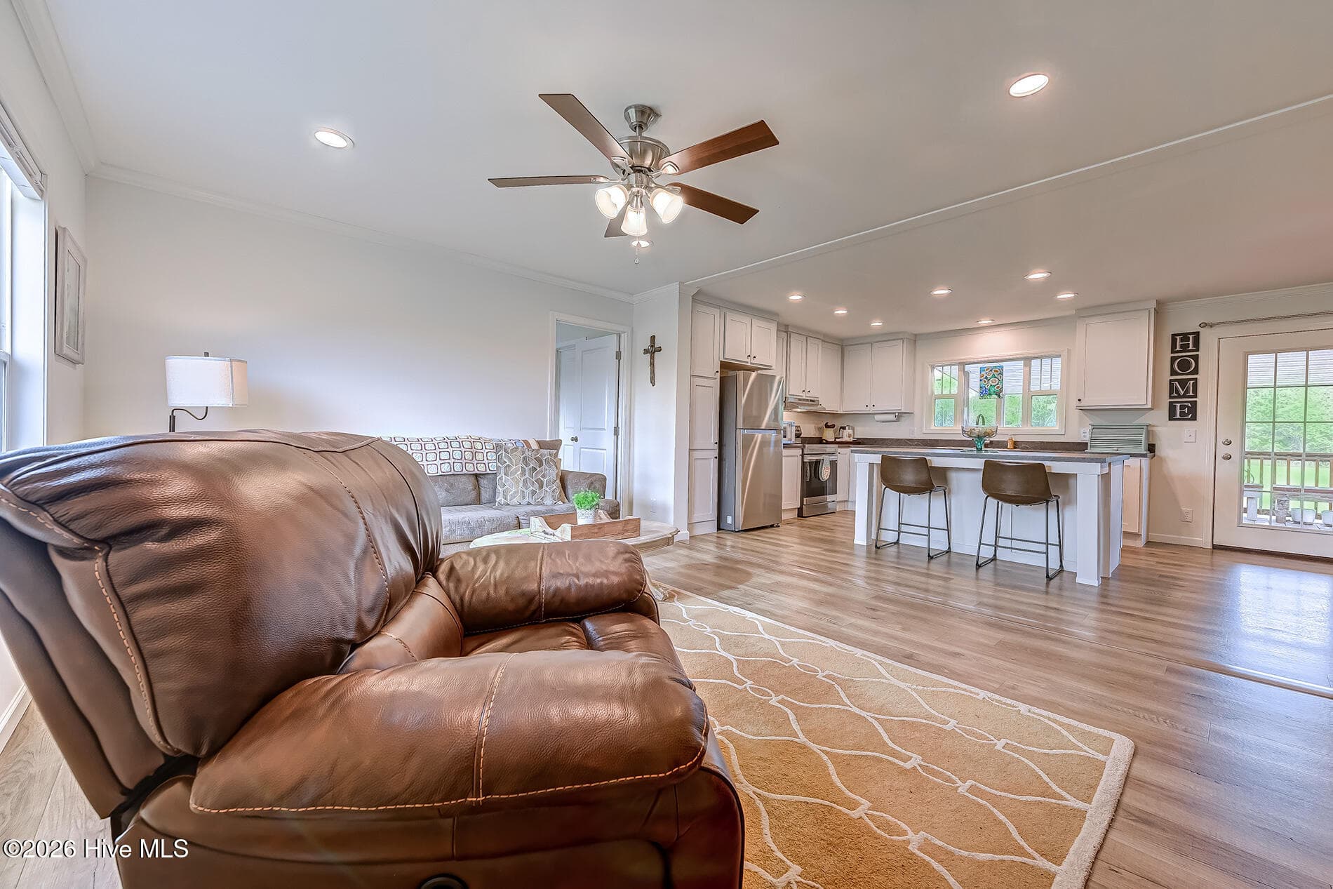 Manufactured Home at 870 Highpockets Place, Latta, SC 29565, photo 9 of 36