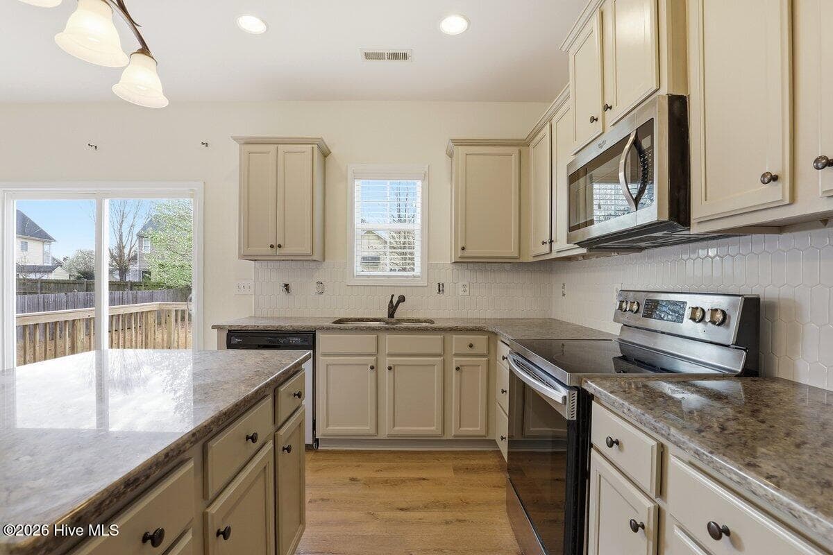 Single Family Residence at 308 Chamberlain Drive, Clayton, NC 27527, photo 32 of 81