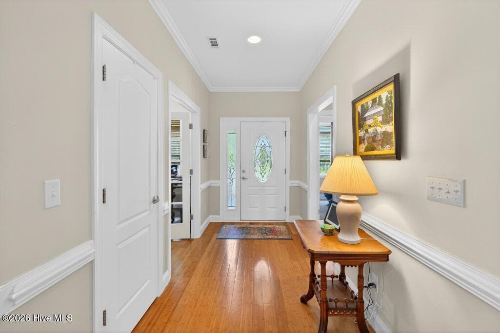 Single Family Residence at 5801 Barbary Coast Drive, New Bern, NC 28560, photo 2 of 33