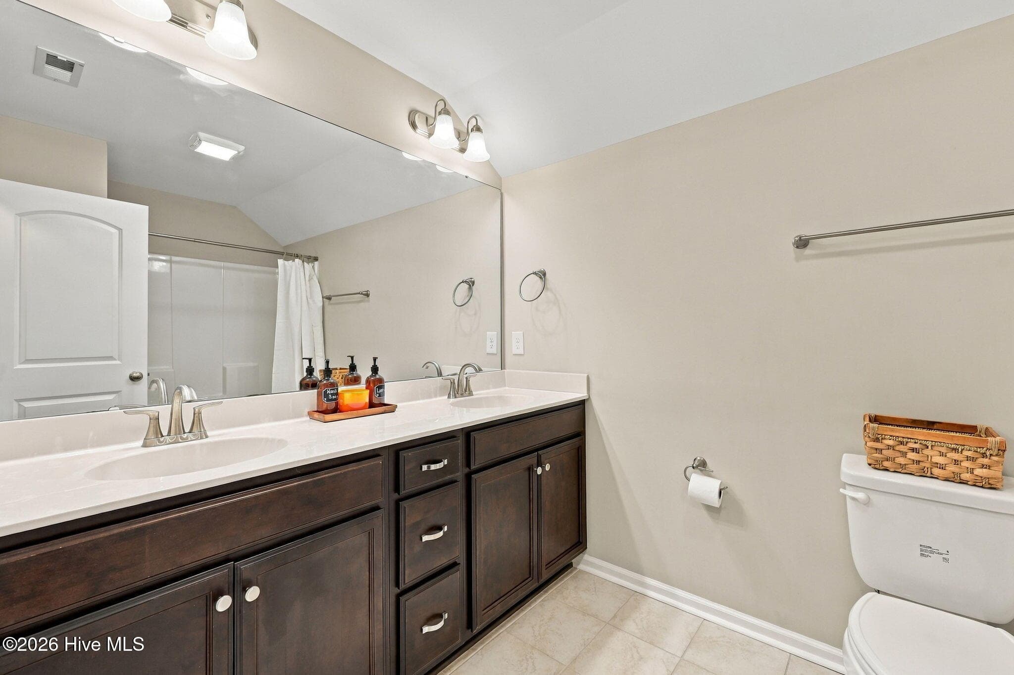 Single Family Residence at 613 Knoll Circle, Greenville, NC 27858, photo 24 of 52
