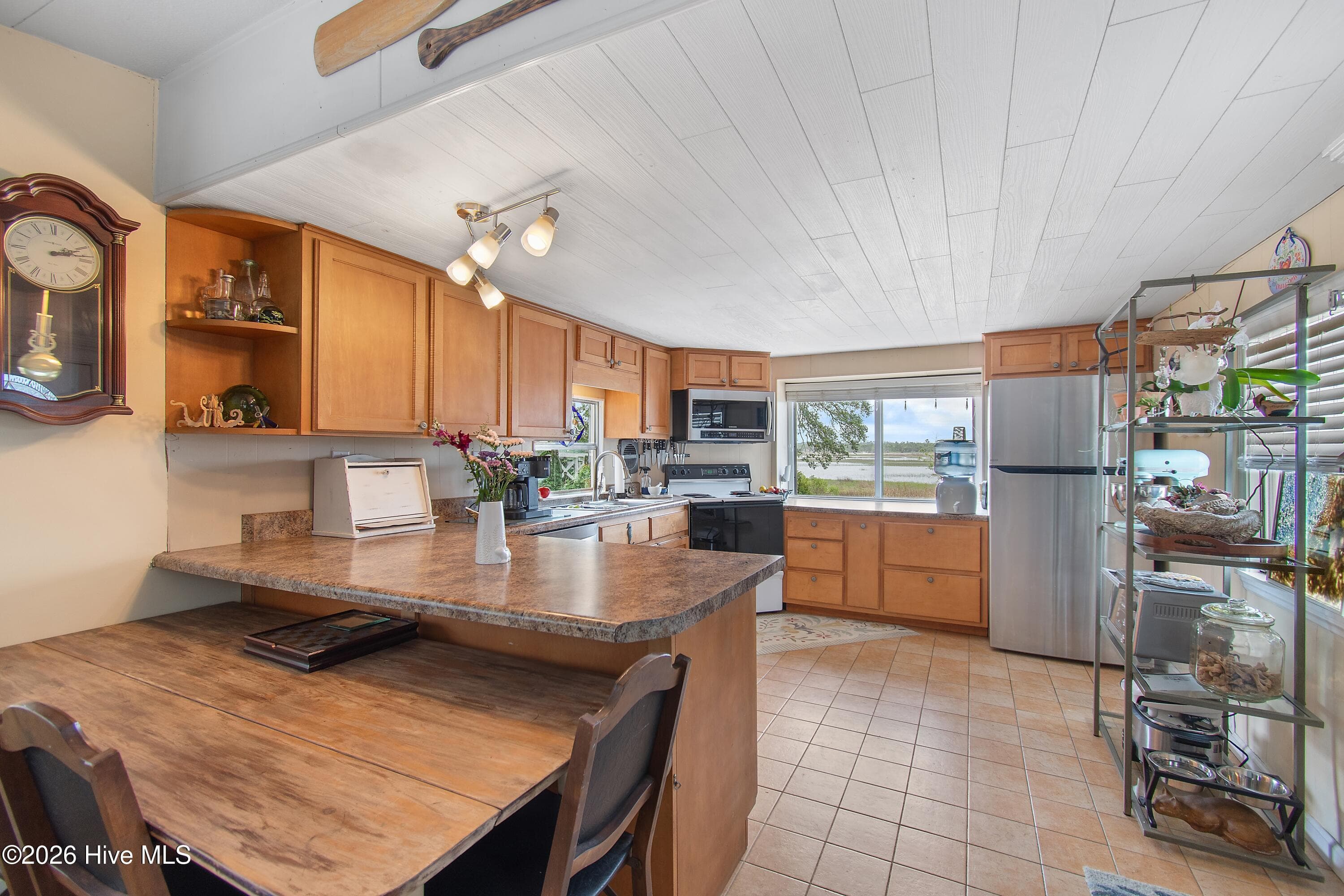 Manufactured Home at 7701 E Yacht Drive, Oak Island, NC 28465, photo 9 of 69