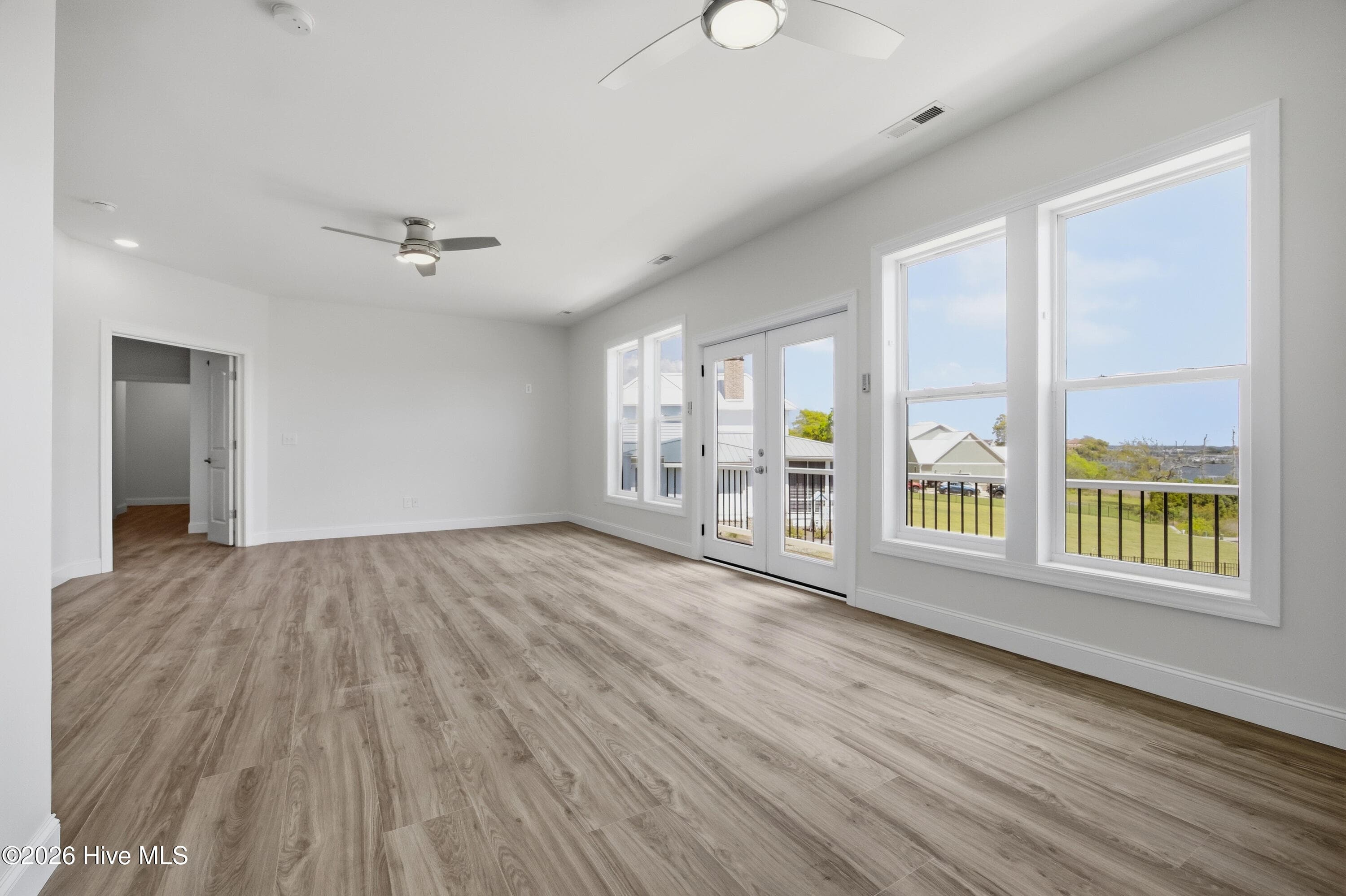 Single Family Residence at 106 Elizabeth Way Court, Swansboro, NC 28584, photo 10 of 63