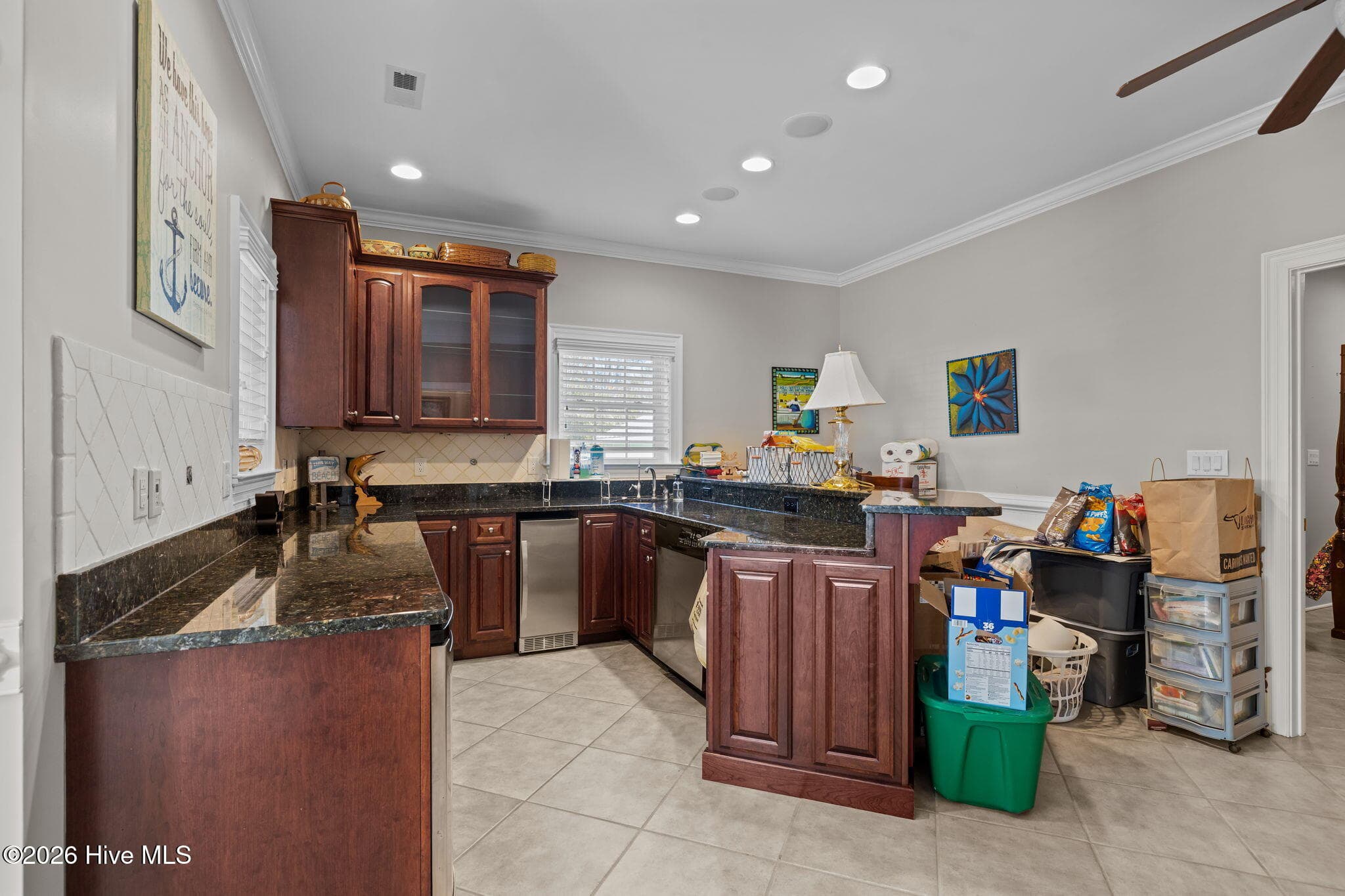 Level 1 wet bar - 109 Key West Lane, Newport, NC 28570