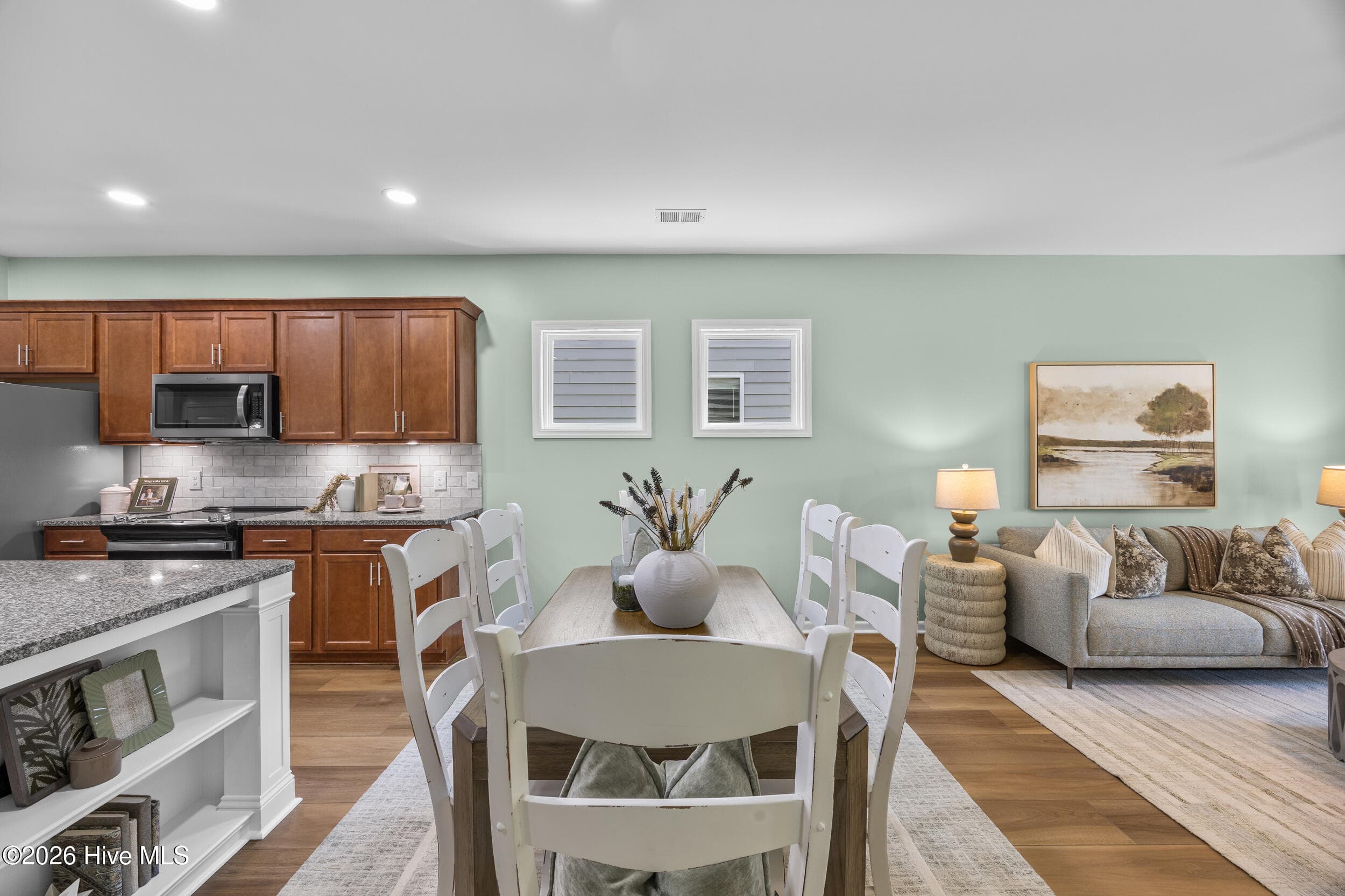 Single Family Residence at 3708 Old Sand Mine Drive, Wilmington, NC 28412, photo 11 of 43