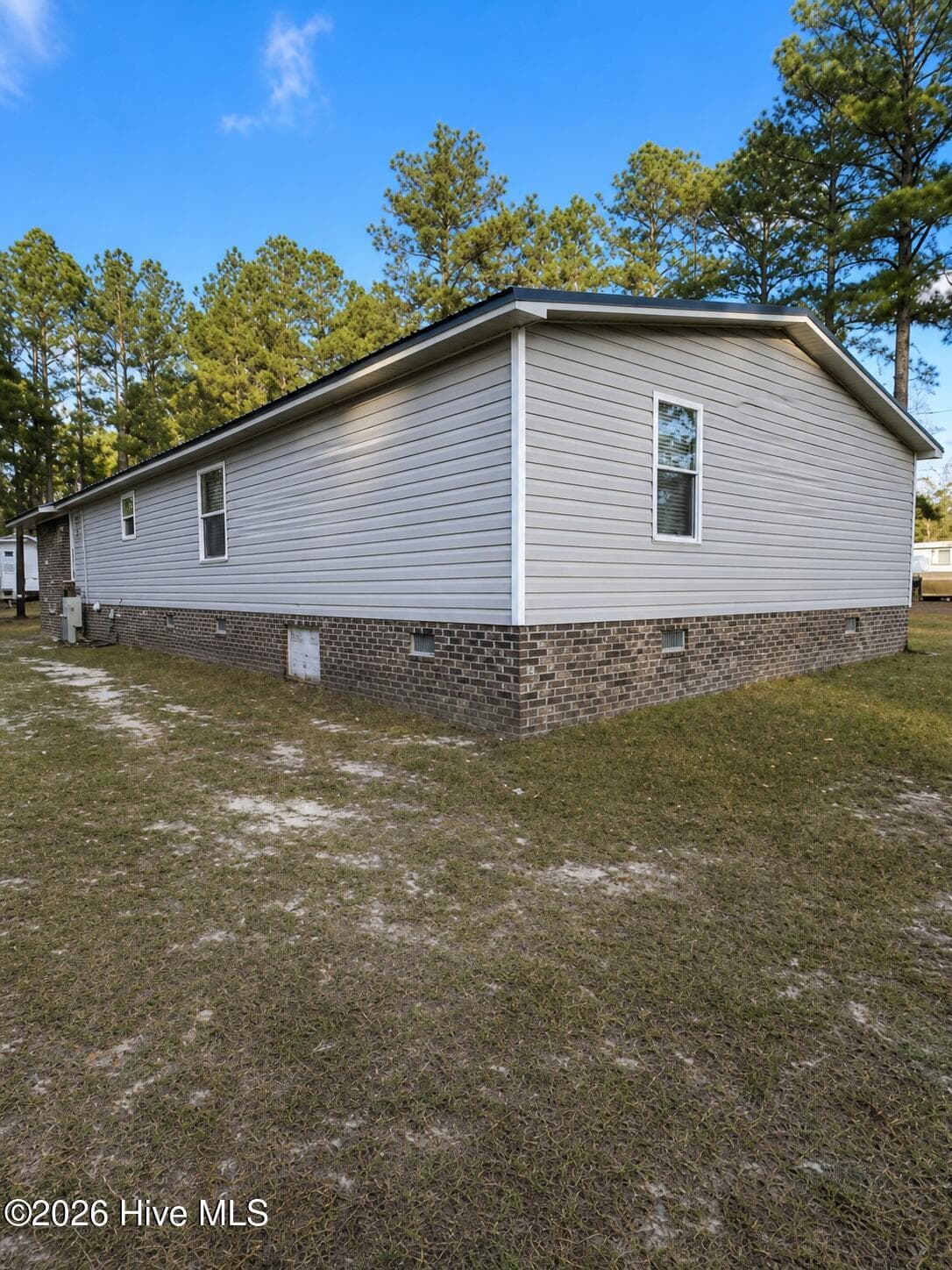 Manufactured Home at 8801 Johns Mill Road, Maxton, NC 28364, photo 8 of 14