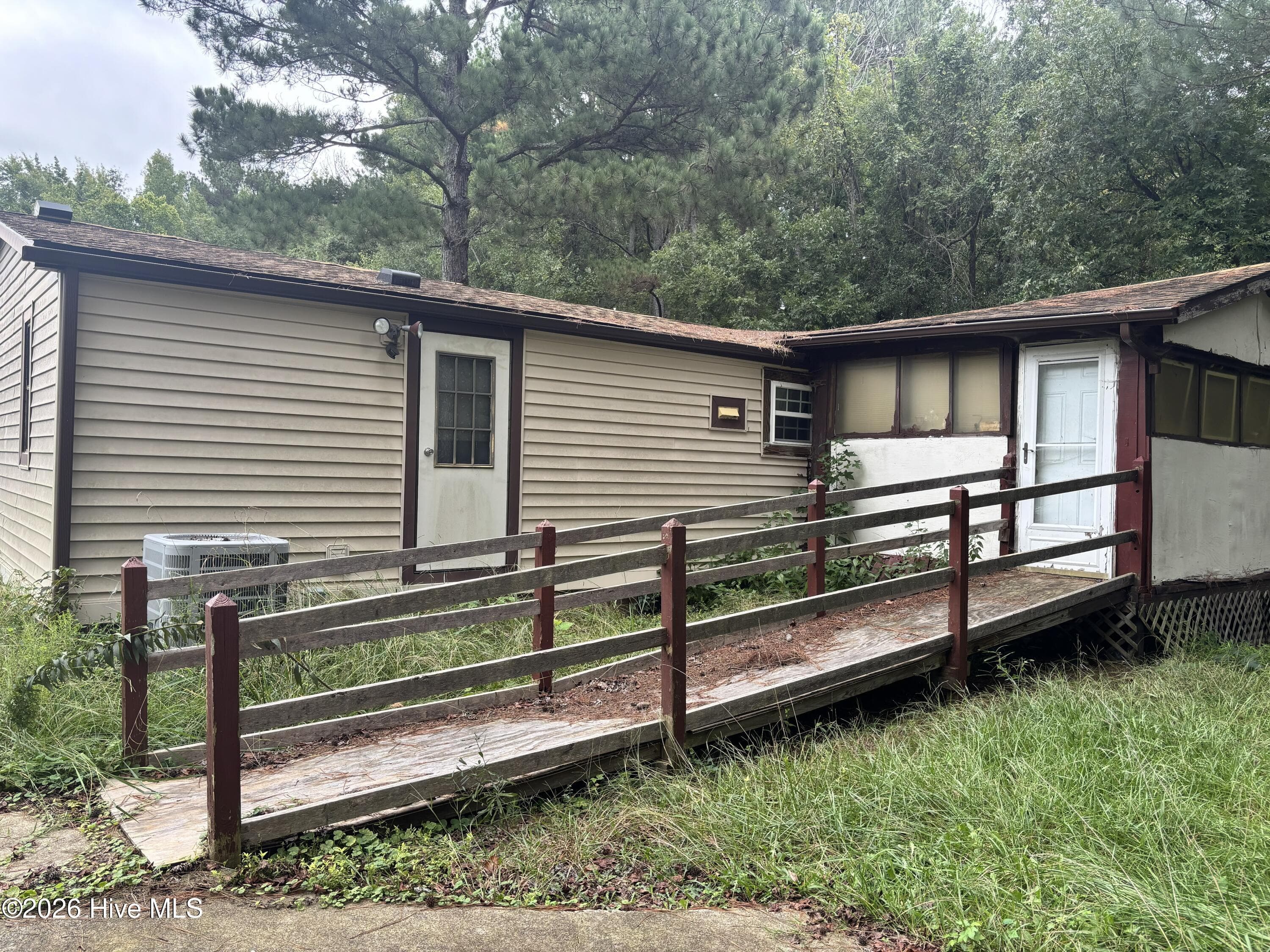 Manufactured Home at 213 S Railroad Street, Whitakers, NC 27891, photo 5 of 6