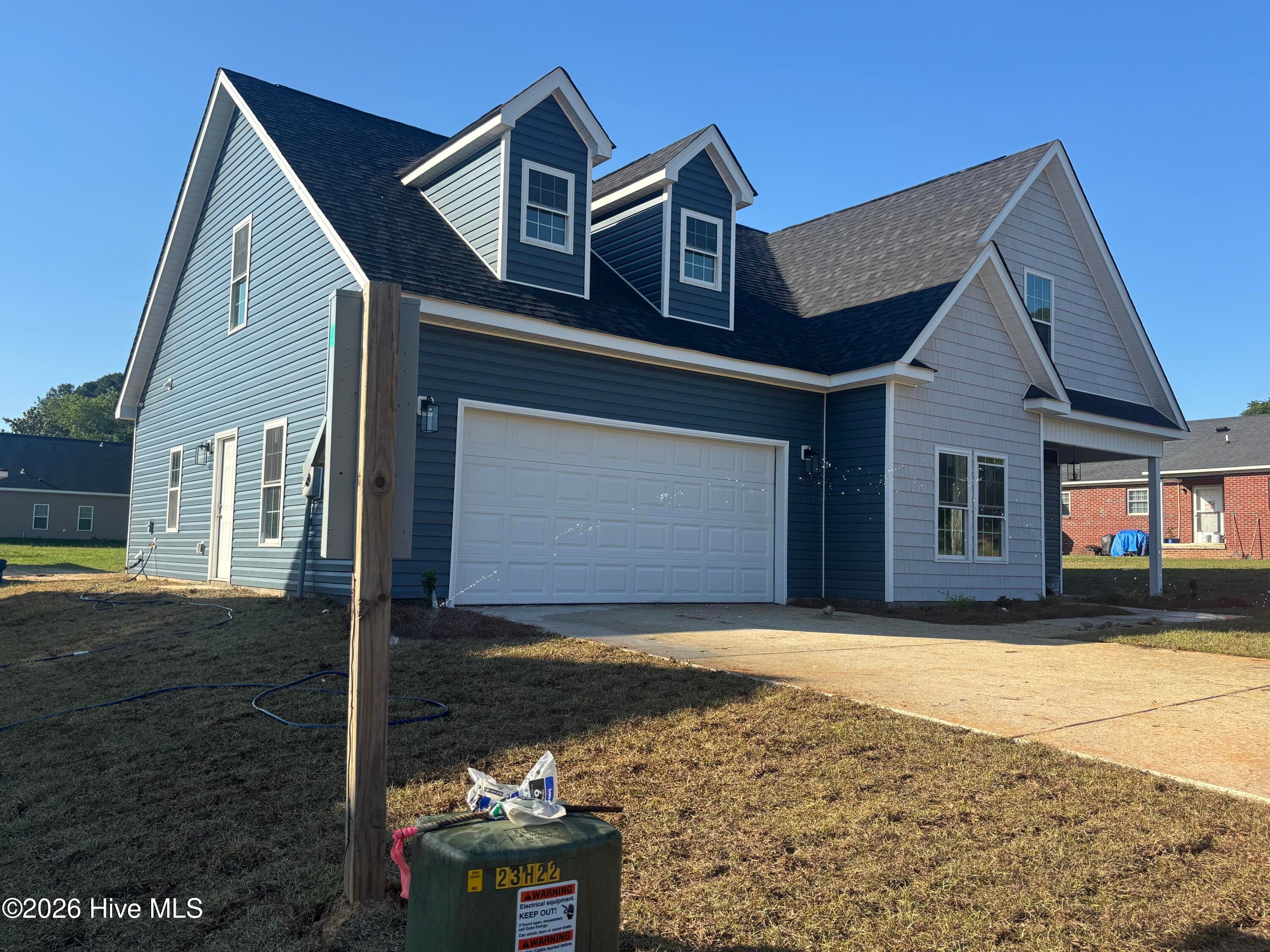 Single Family Residence at 404 Earl Street, Clinton, NC 28328, photo 2 of 10