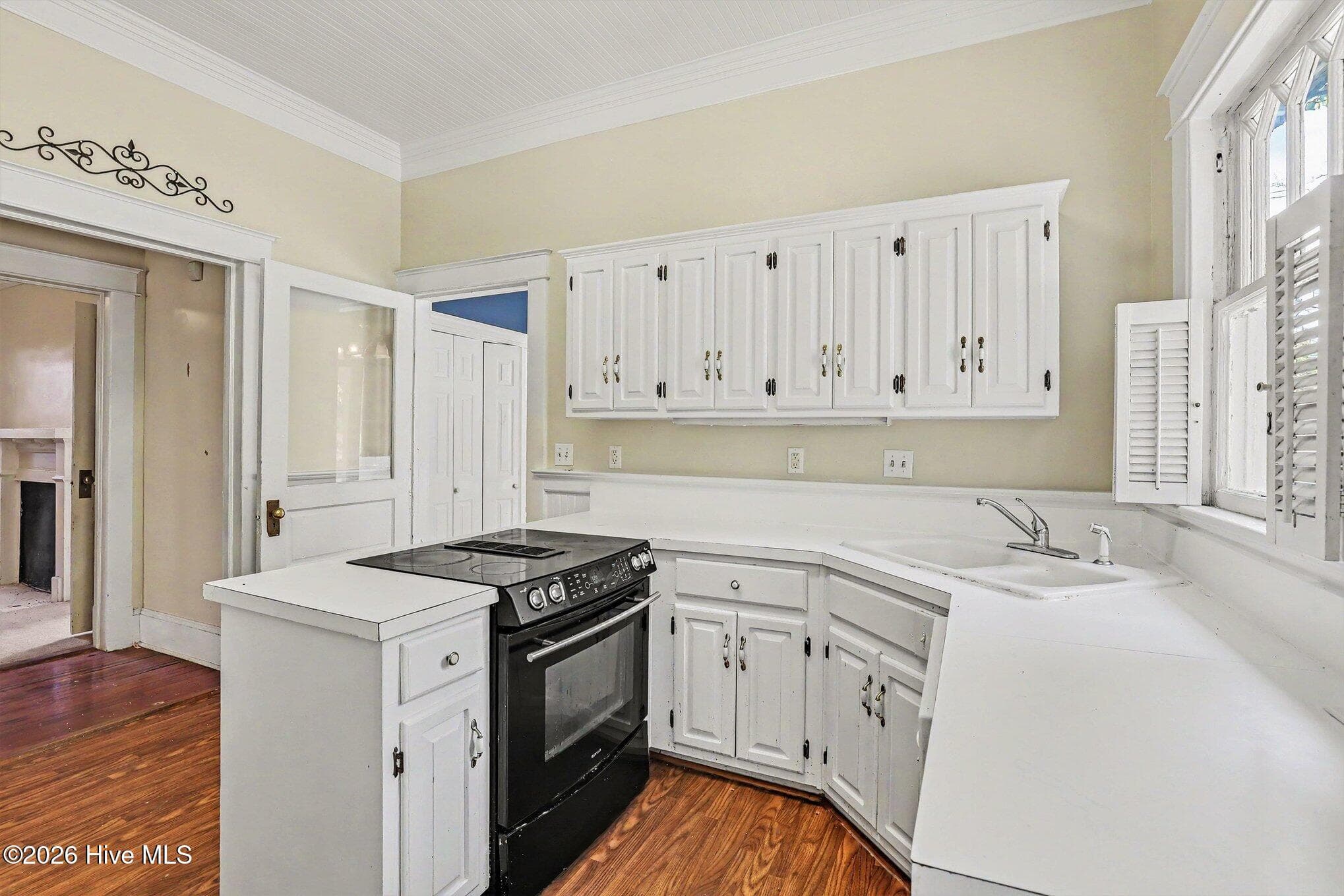 Single Family Residence at 202 N Green Street, Selma, NC 27576, photo 9 of 27