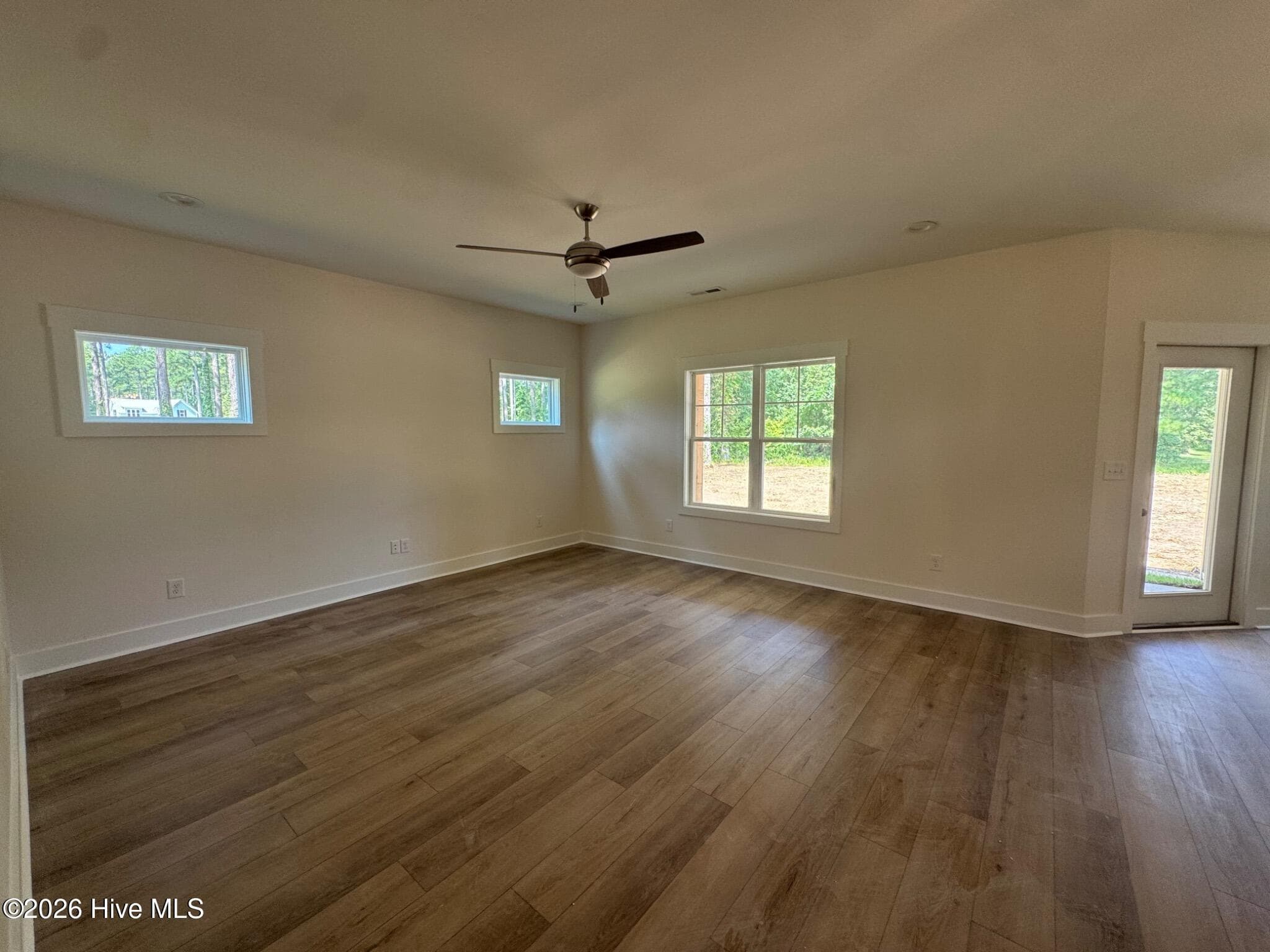 Single Family Residence at 31 Currituck Court, Oriental, NC 28571, photo 12 of 93