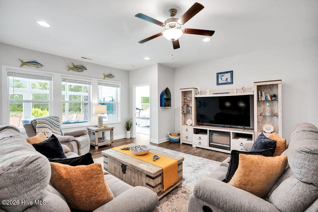 Single Family Residence at 1146 Spincast Road, Southport, NC 28461, photo 7 of 51