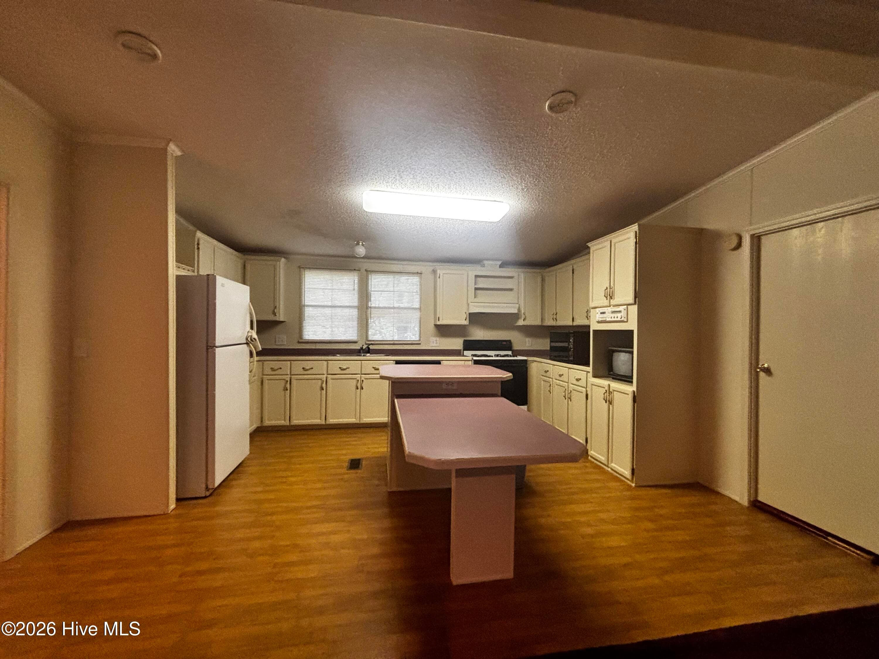 Kitchen combine with Great Room - 4779 Junaluska Road, Andrews, NC 28901