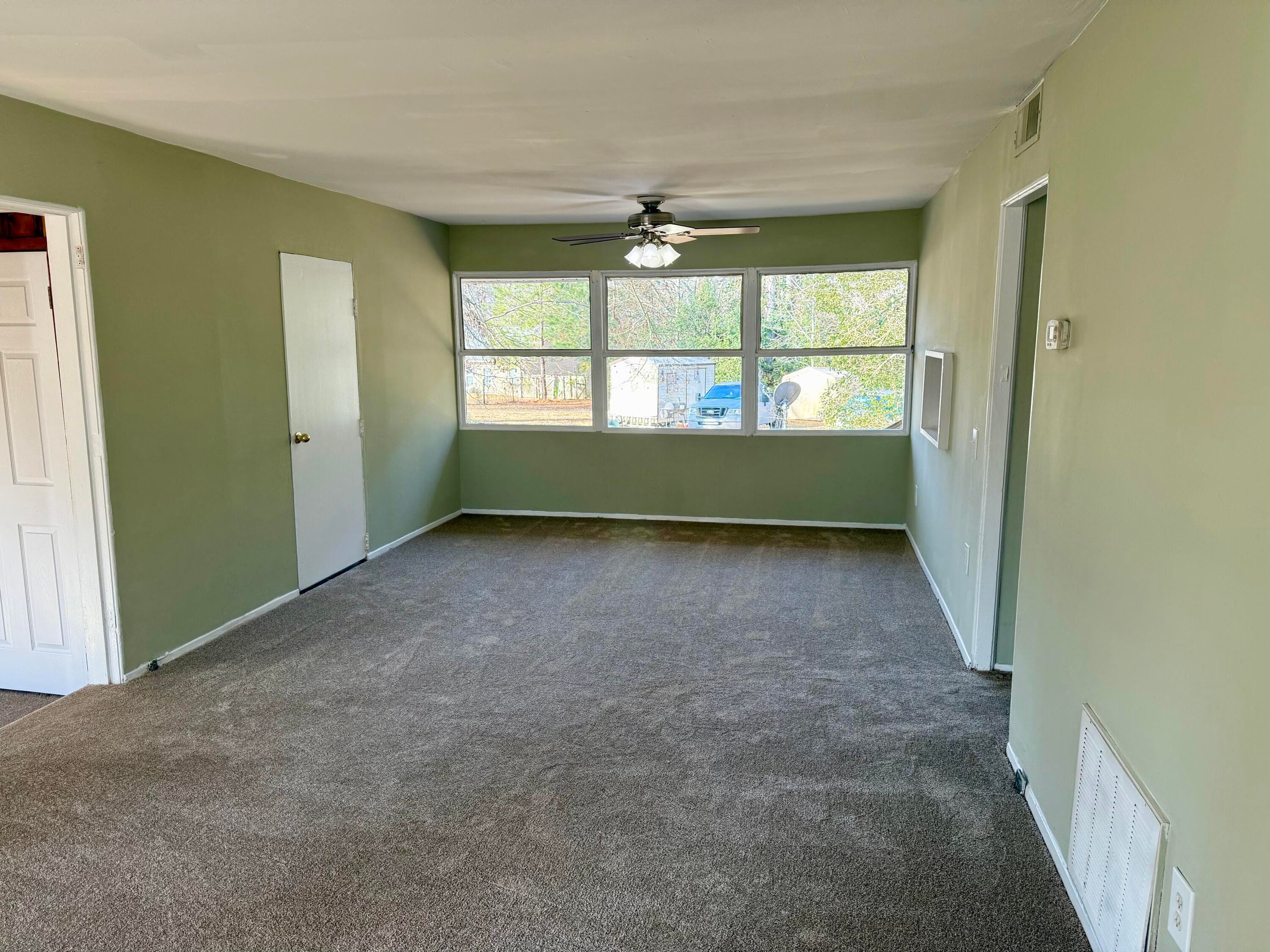 Single Family Residence at 609 Hillcrest Drive, Thomson, GA 30824, photo 3 of 17