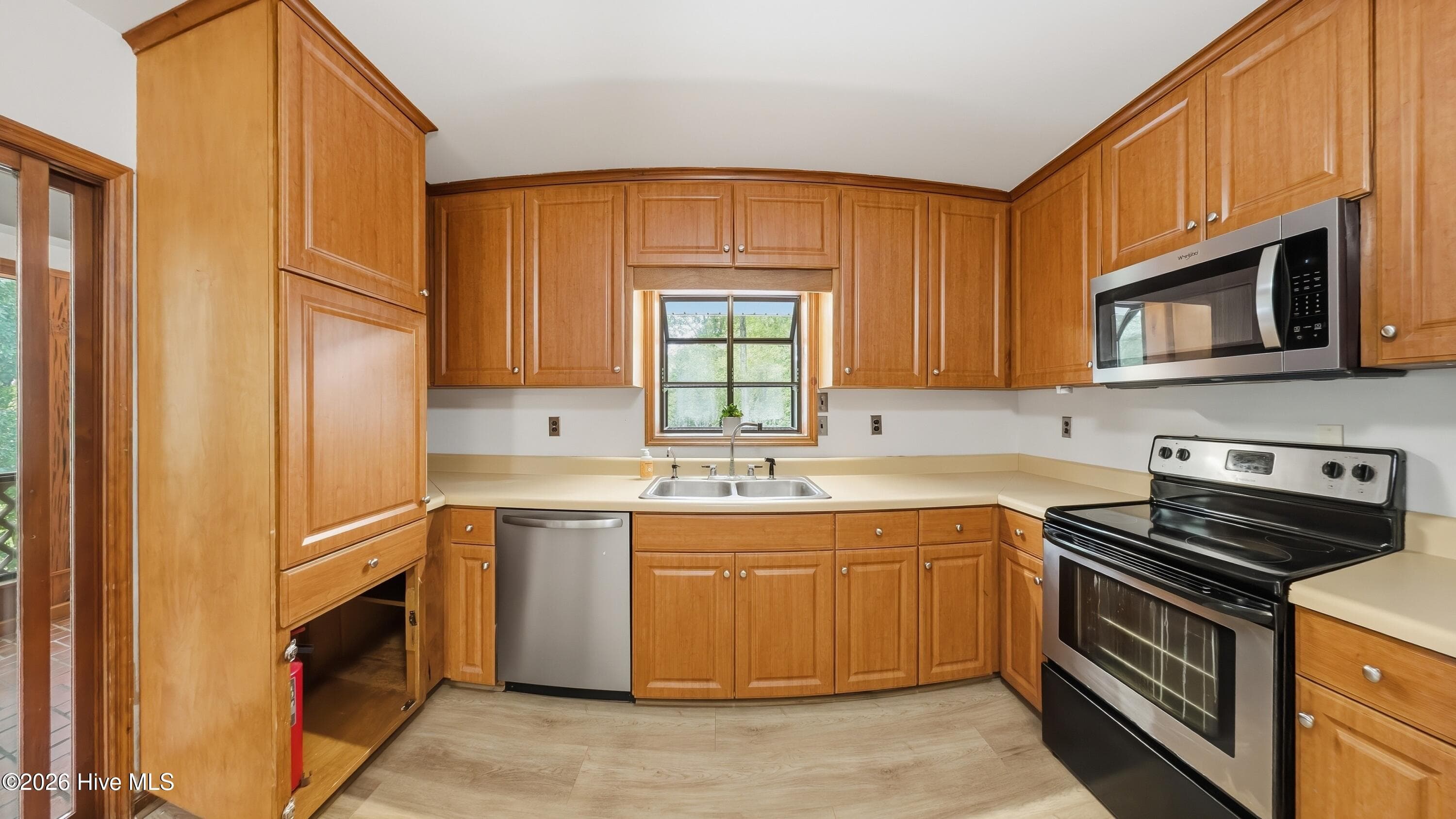 Single Family Residence at 306 Shore Point Drive, Wilmington, NC 28411, photo 76 of 86