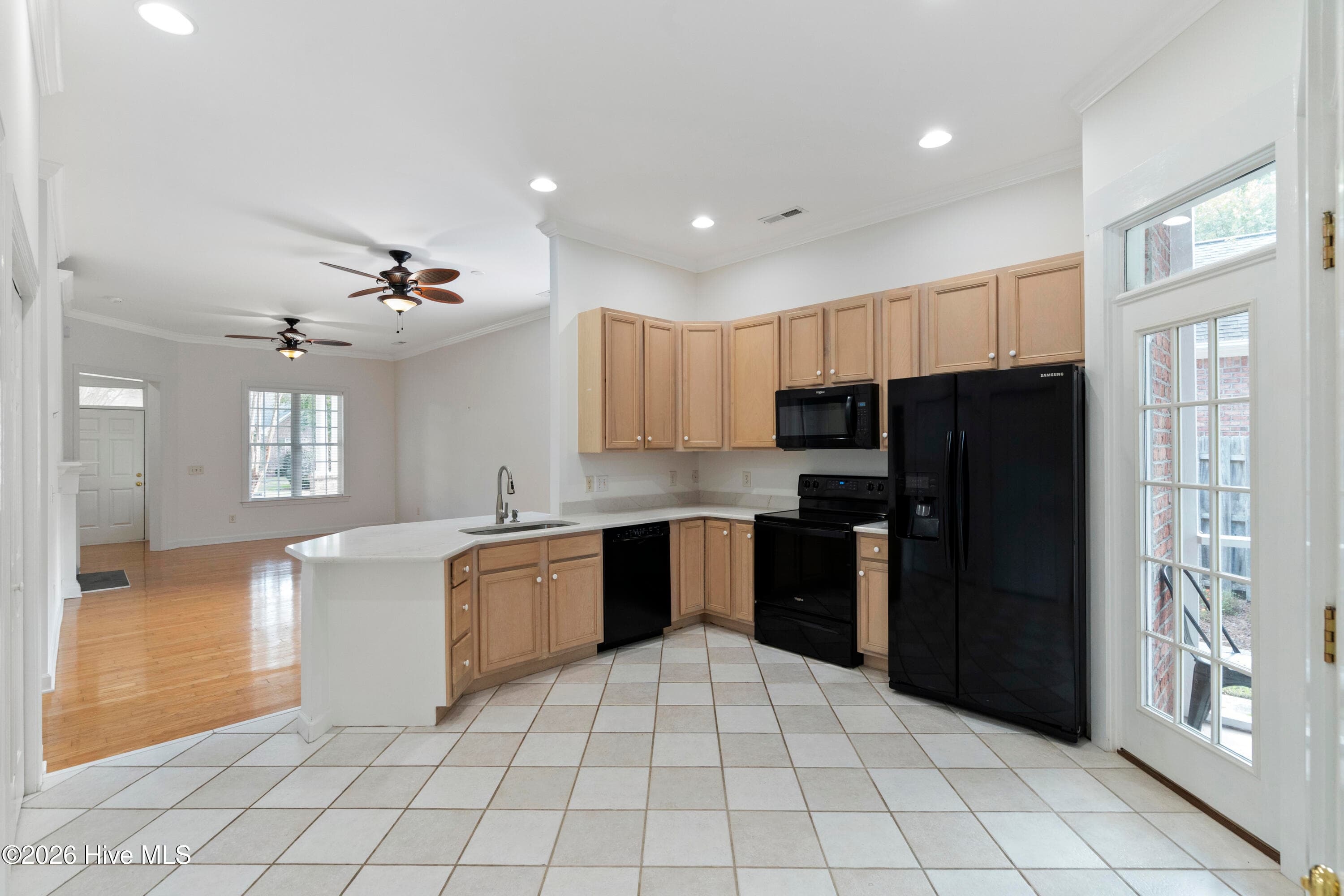 Single Family Residence at 4902 Dewars Circle, Wilmington, NC 28409, photo 10 of 52