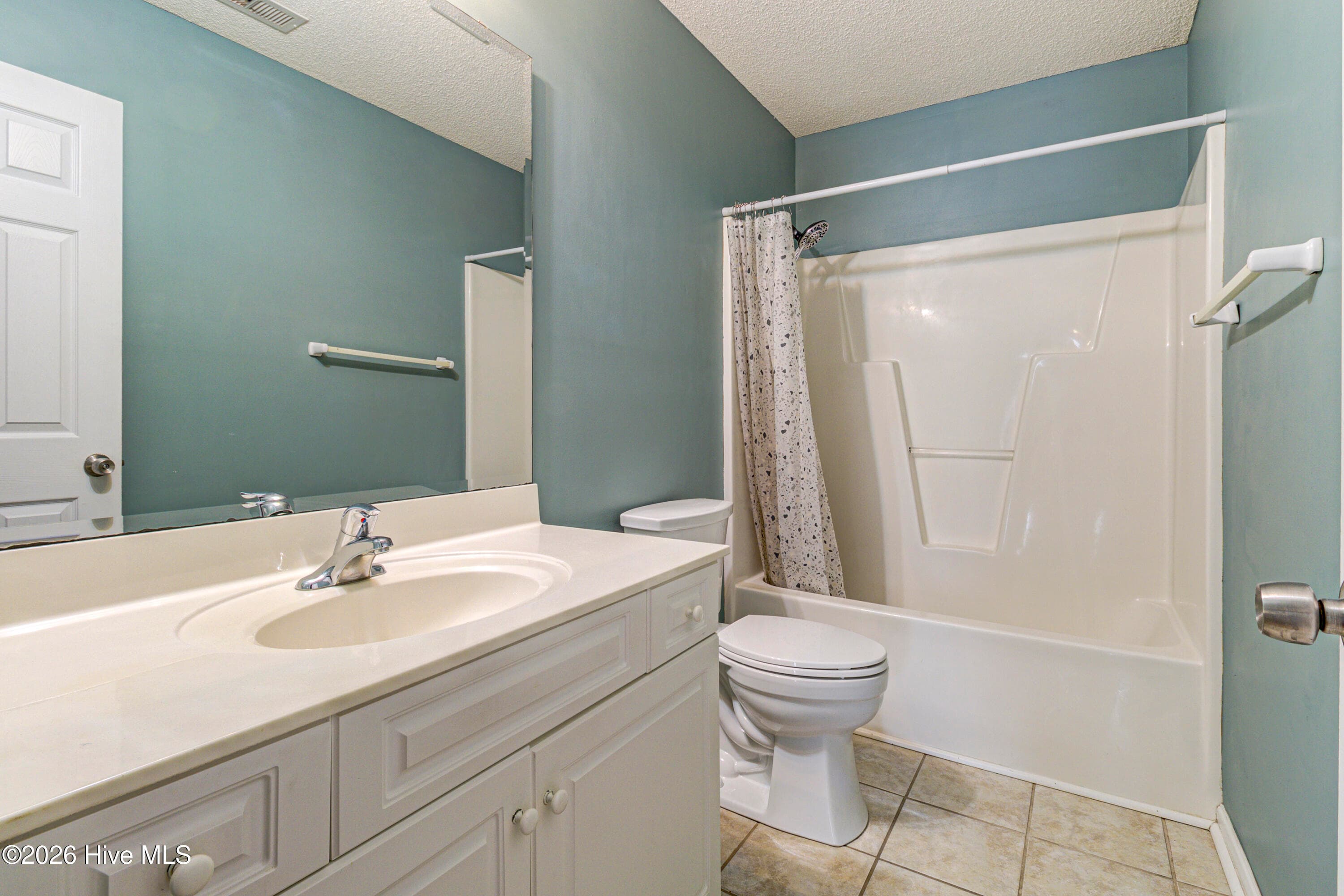 Single Family Residence at 7400 Foxwerth Drive, Wilmington, NC 28411, photo 10 of 23