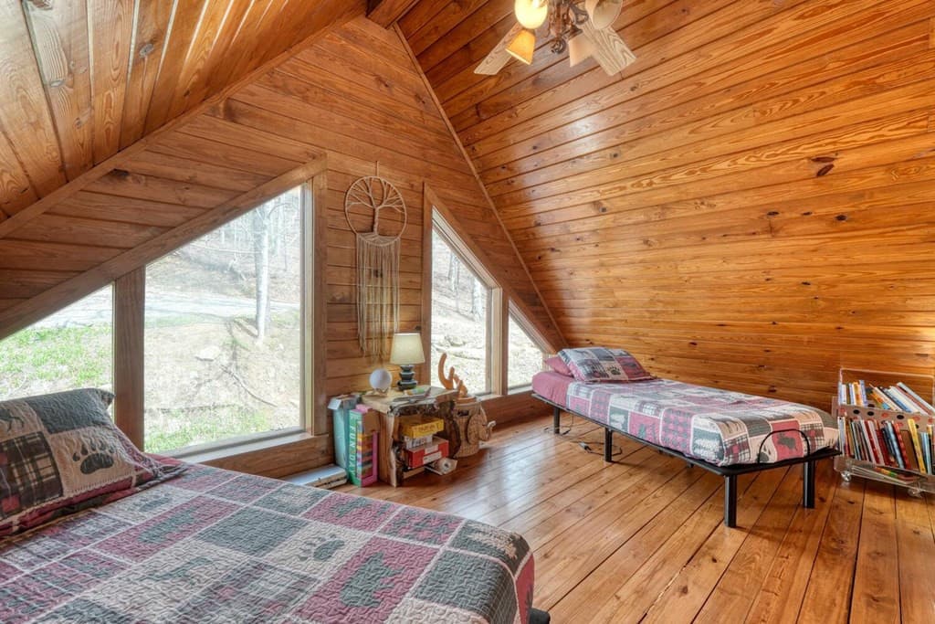 Residential at 575 Carolina Springs Lane, Franklin, NC 28734, photo 28 of 68