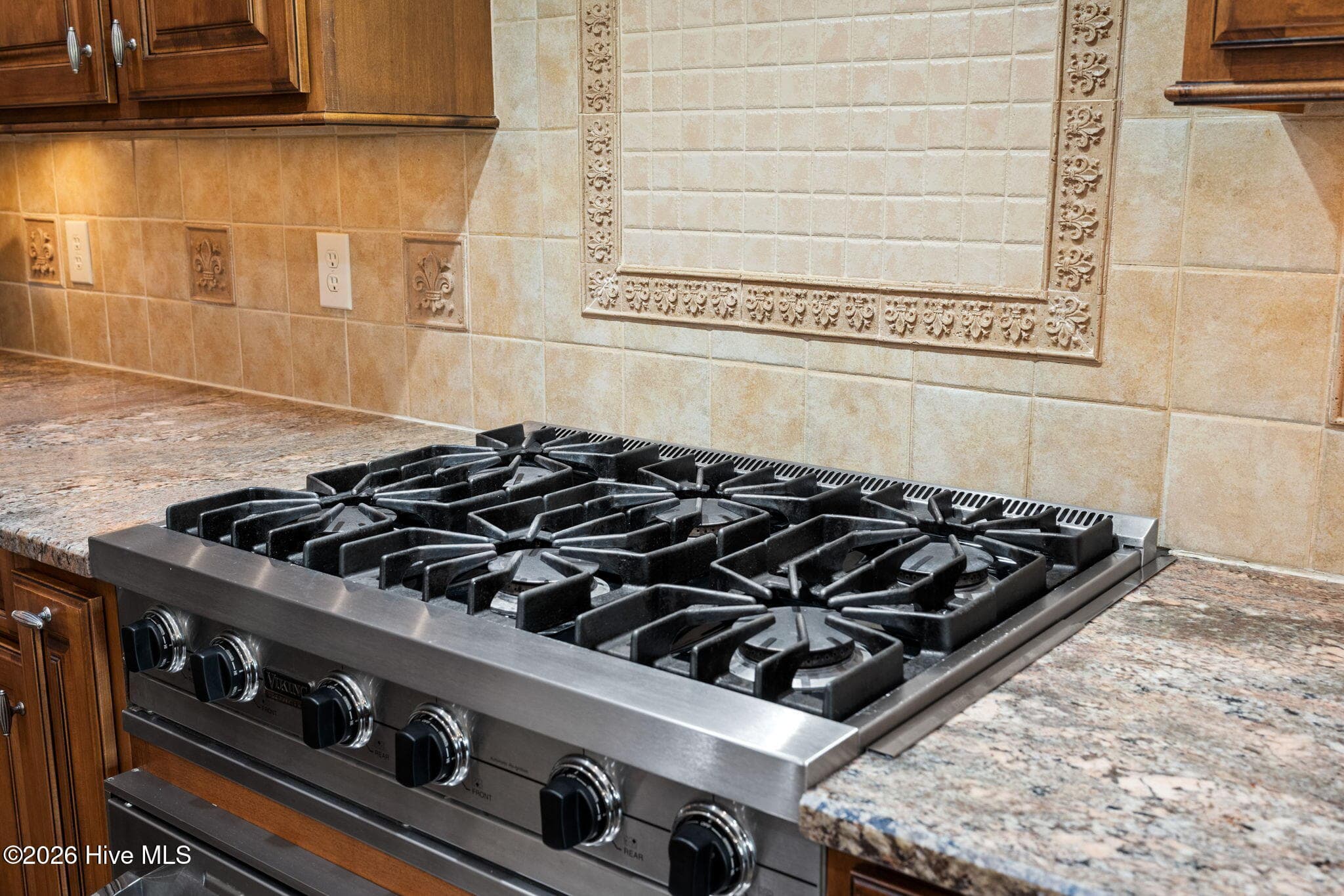 6 burner Viking gas cooktop - 3858 Ridge Crest Drive, Southport, NC 28461