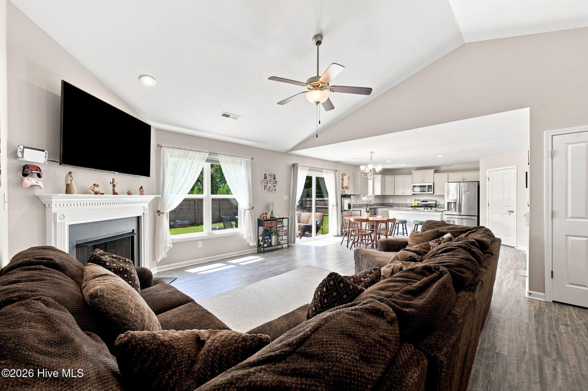 Single Family Residence at 345 Station House Road, New Bern, NC 28562, photo 11 of 50