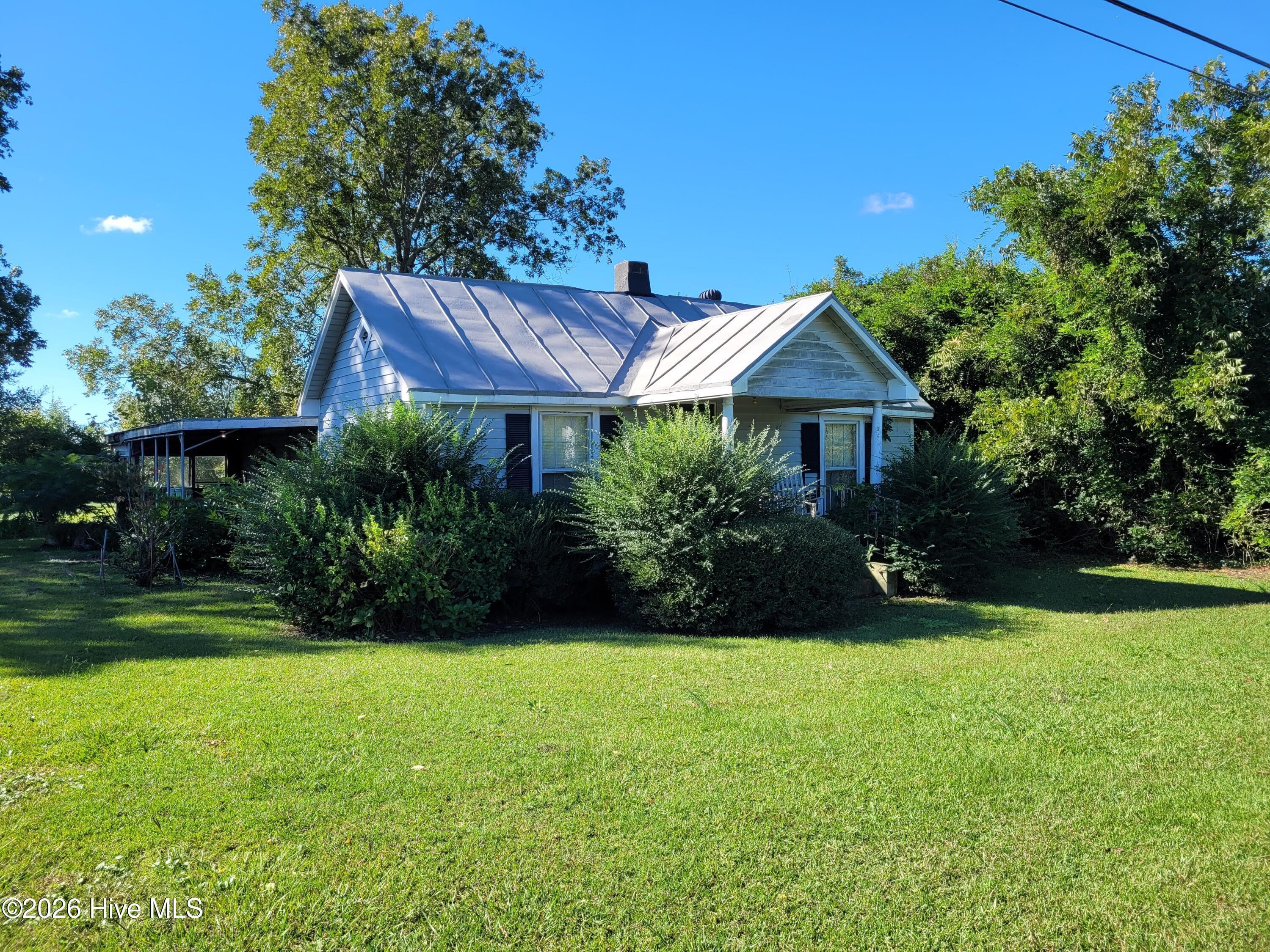 Left Front - 1554 Nc 102 E, Ayden, NC 28513