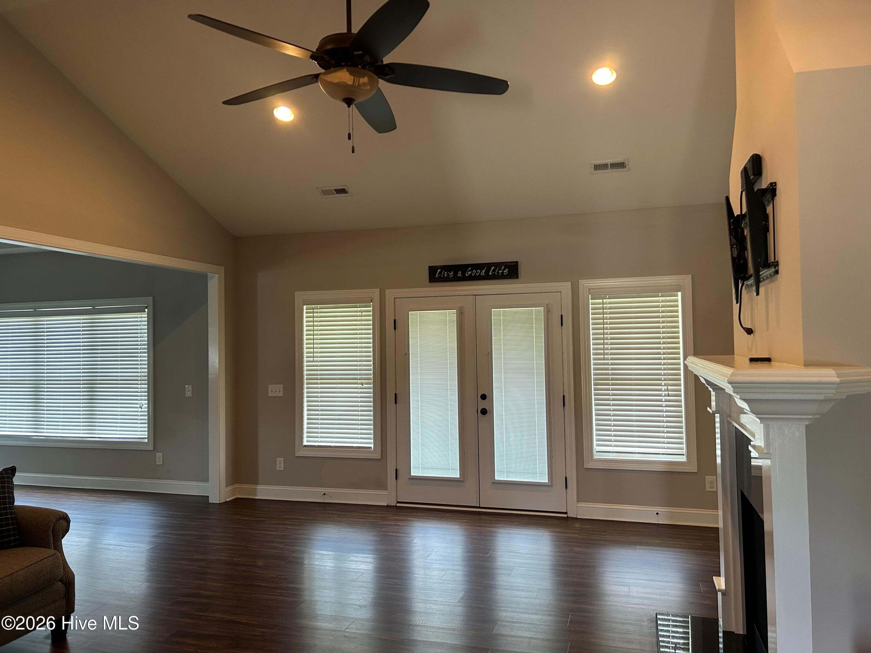 Single Family Residence at 210 Beaver Dam Drive, Clinton, NC 28328, photo 4 of 15