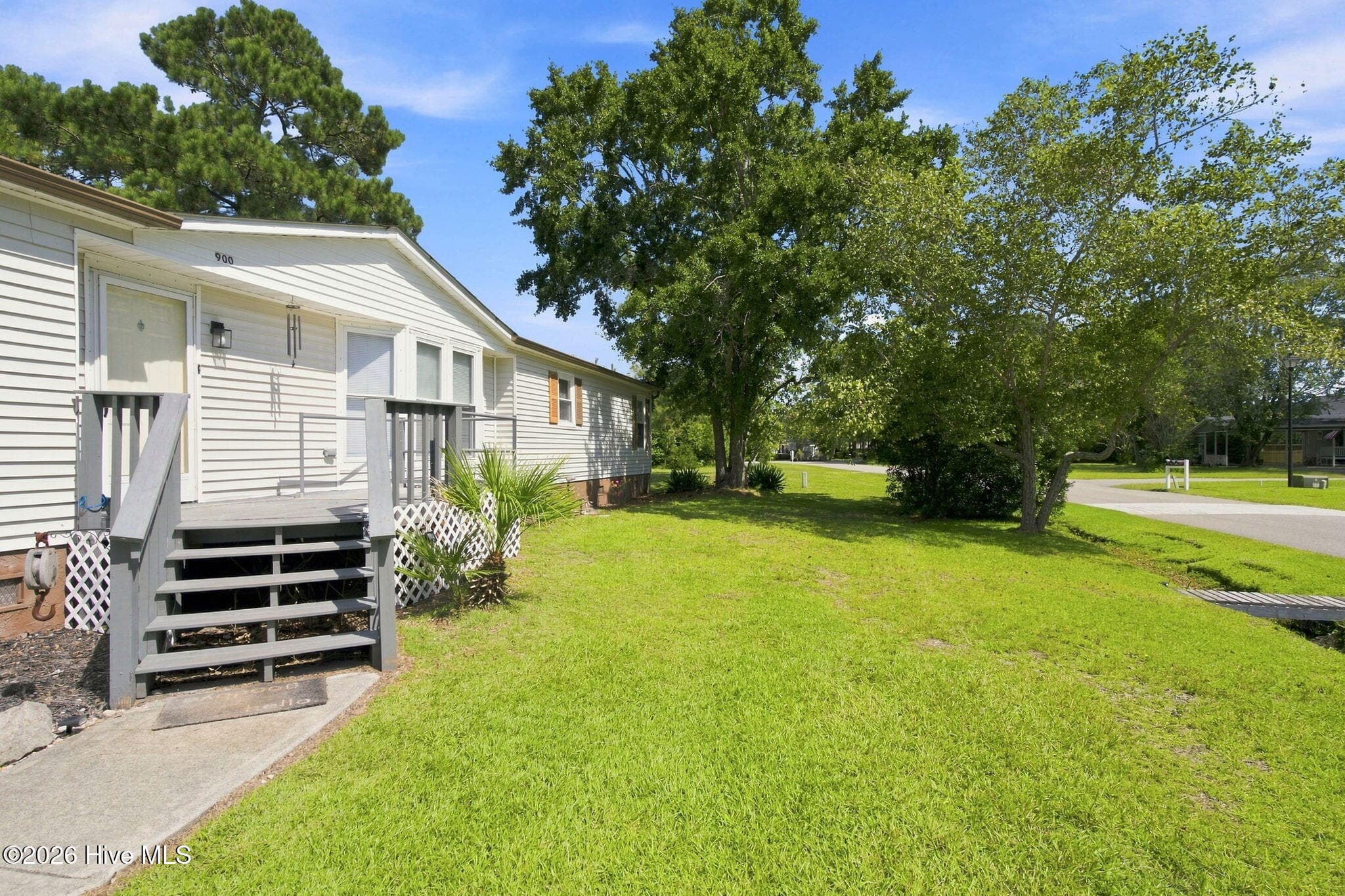 Manufactured Home at 900 Lighthouse Court, Hampstead, NC 28443, photo 42 of 44