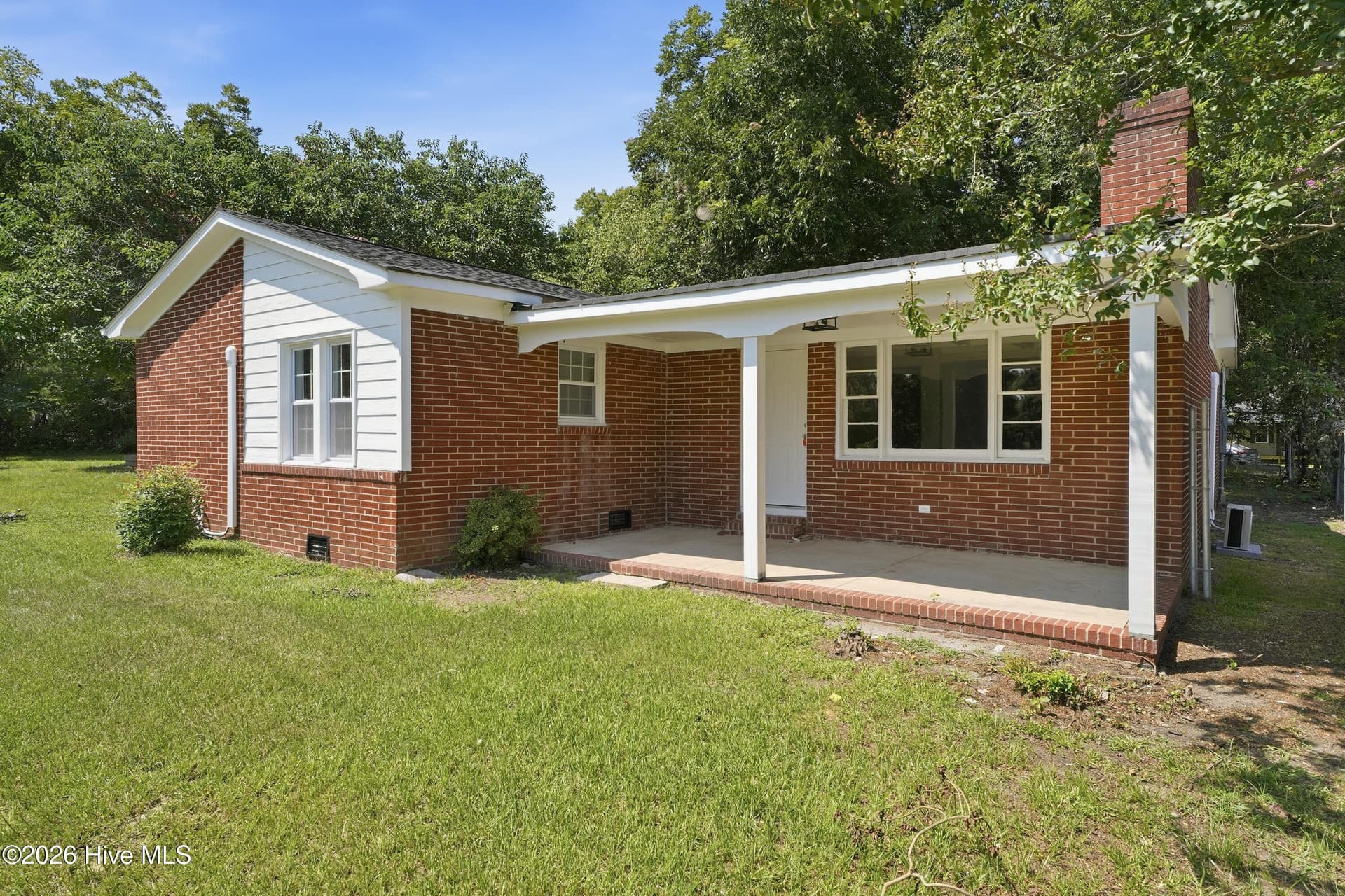 Single Family Residence at 901 E Nash Street, Spring Hope, NC 27882, photo 2 of 44