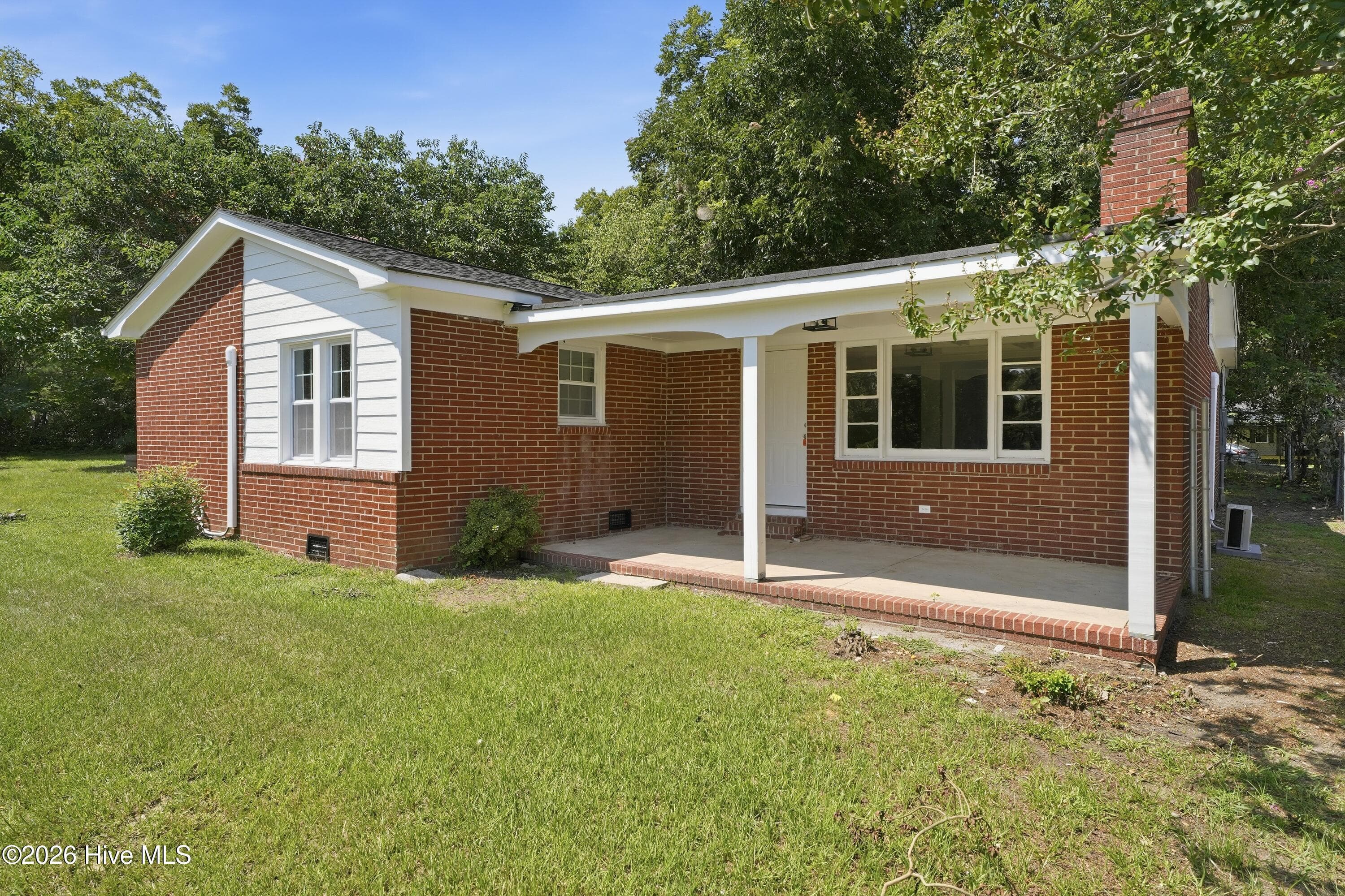 Single Family Residence at 901 E Nash Street, Spring Hope, NC 27882, Spring Hope, photo 2 of 44