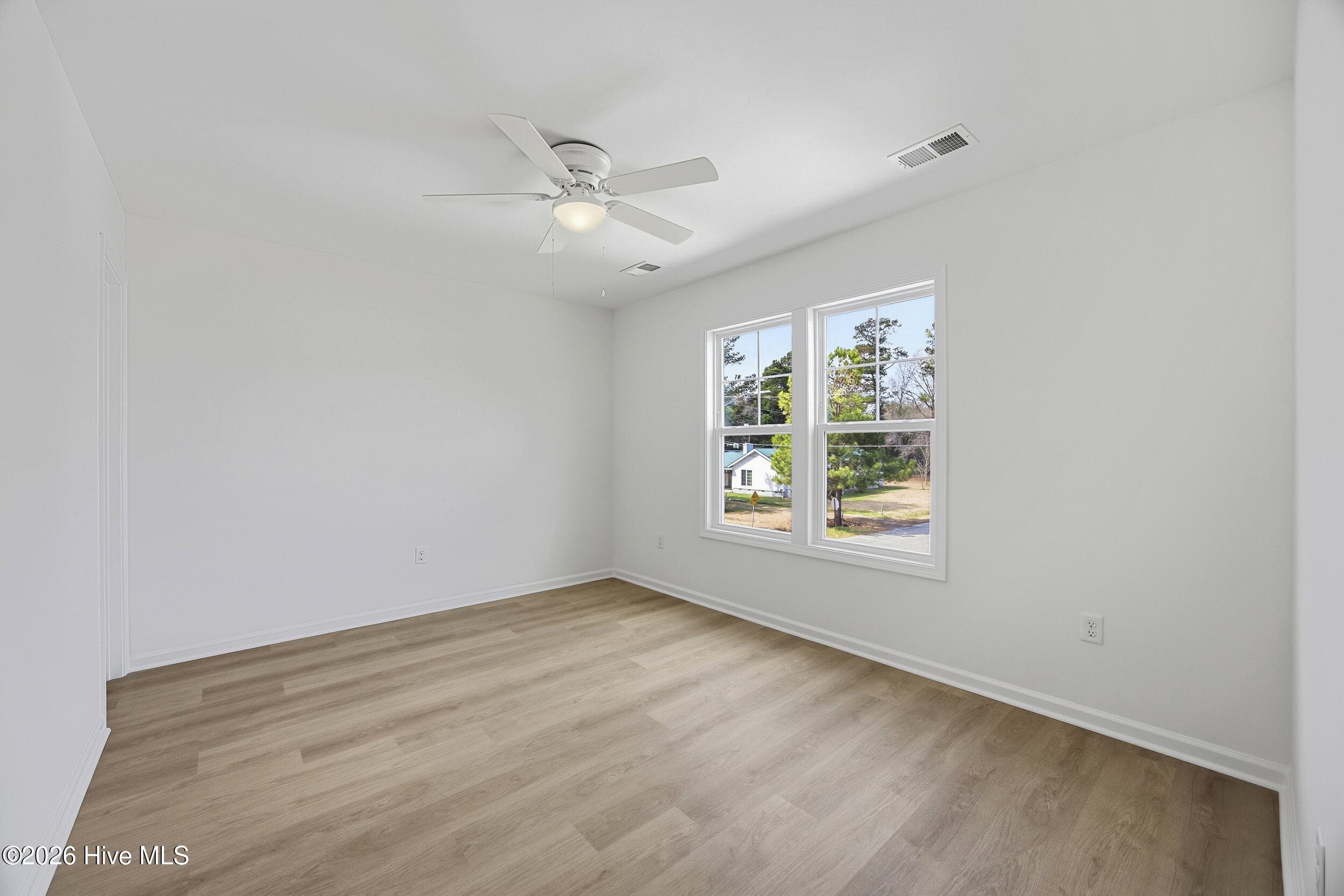 Single Family Residence at 711 W Hayes Street, Burgaw, NC 28425, photo 3 of 4