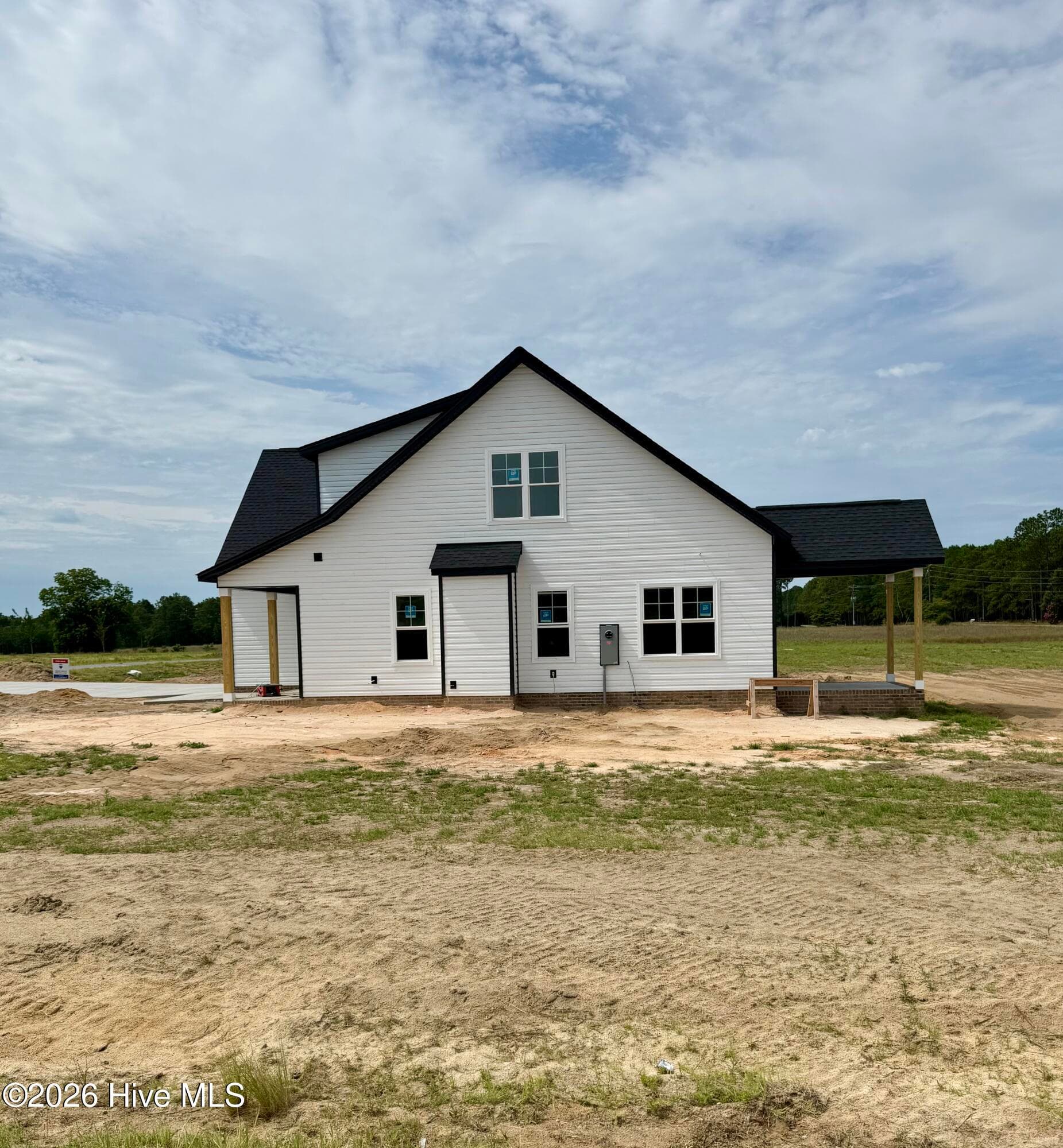 Single Family Residence at 400 Mossy Cup Lane, Aberdeen, NC 28315, photo 4 of 23