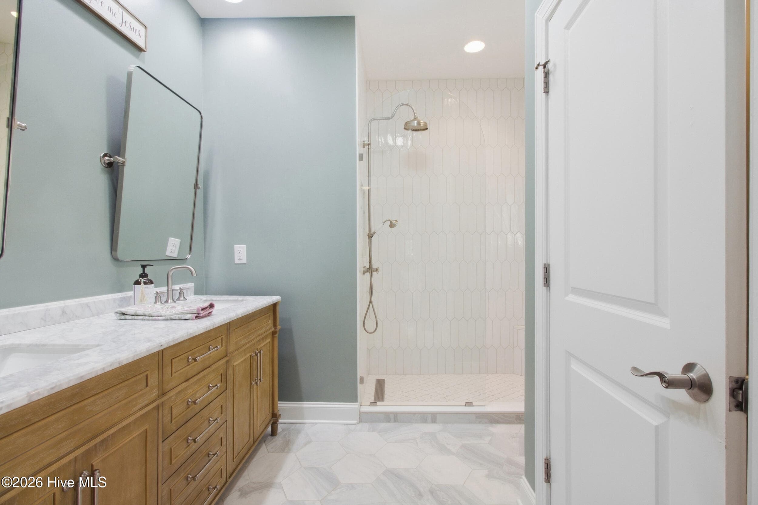 Owners Bathroom - 920 Crooked Creek Drive, New Bern, NC 28560
