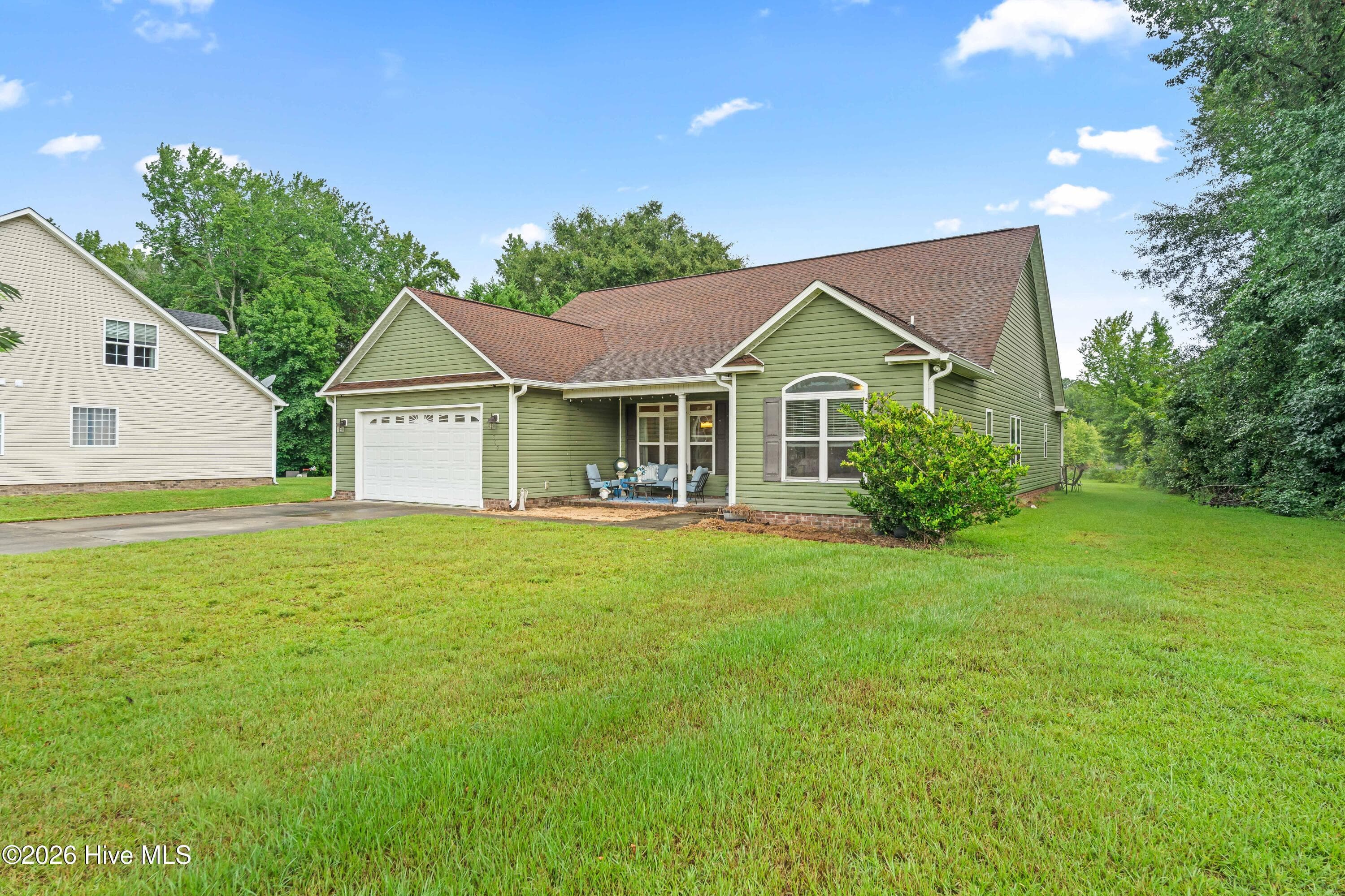 Single Family Residence at 309 Ramonas Lake Court, New Bern, NC 28560, photo 2 of 59
