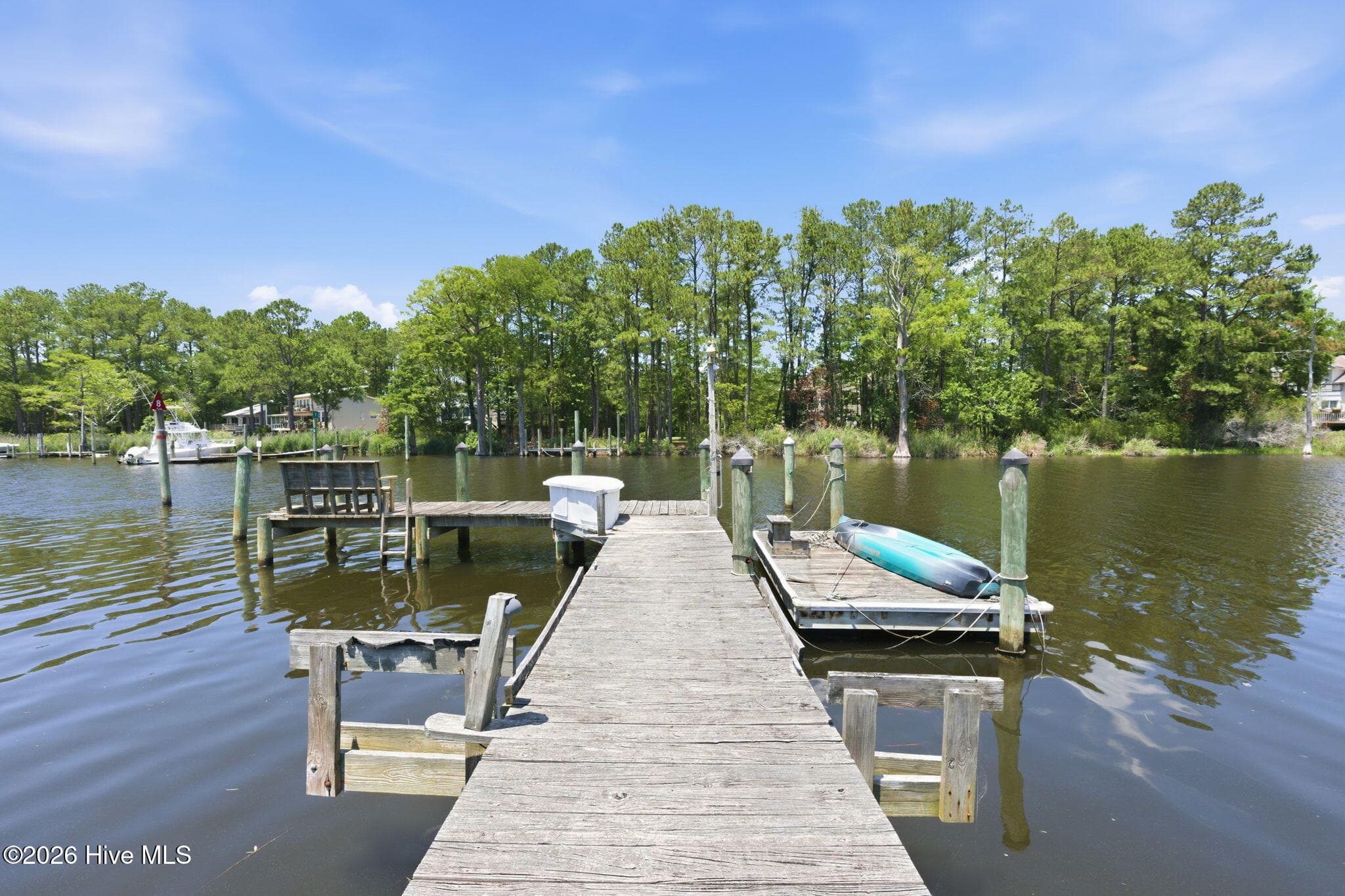 Single Family Residence at 913 Hearthside Court, New Bern, NC 28560, photo 5 of 49