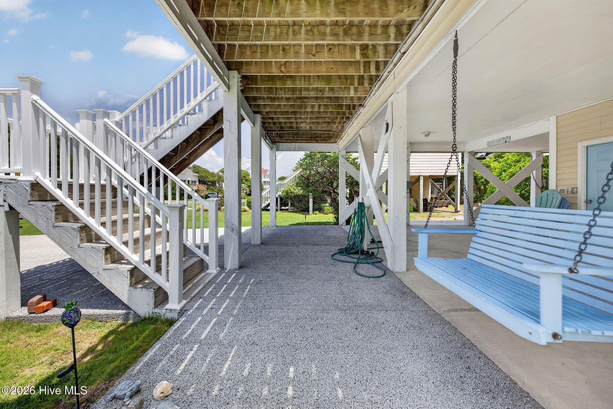 Single Family Residence at 21 S Oak Drive, Surf City, NC 28445, photo 5 of 46