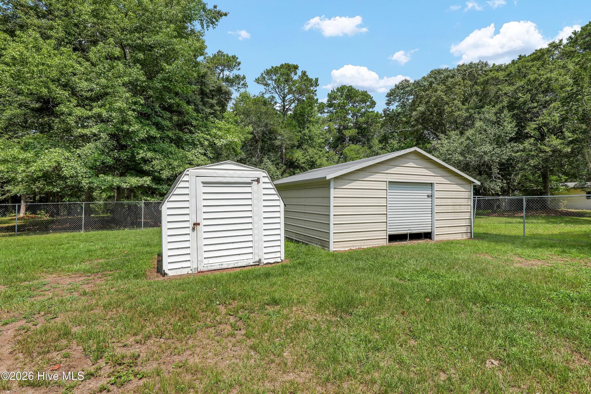 Manufactured Home at 570 King Drive, Hampstead, NC 28443, photo 25 of 40