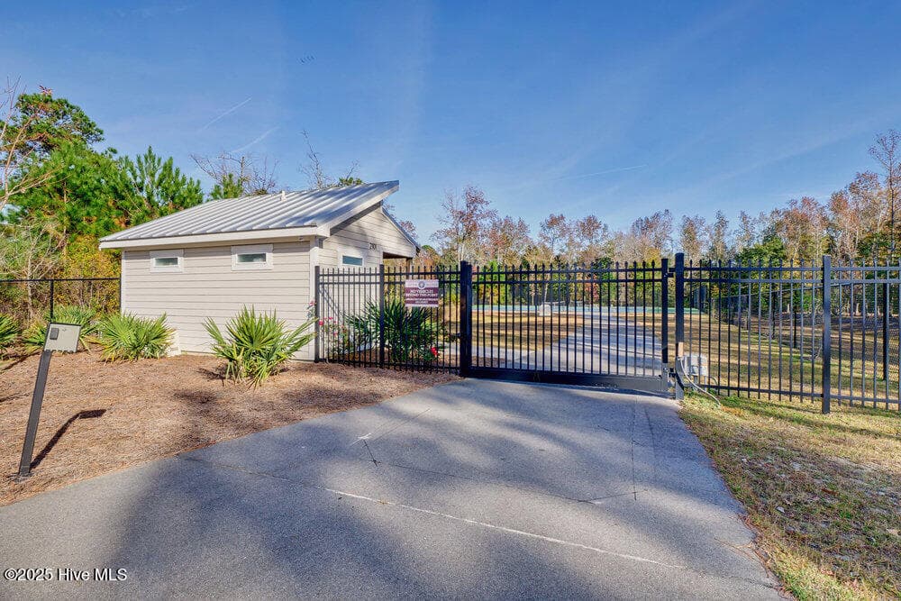 storage area - 3623 White Cliffs Drive, Castle Hayne, NC 28429