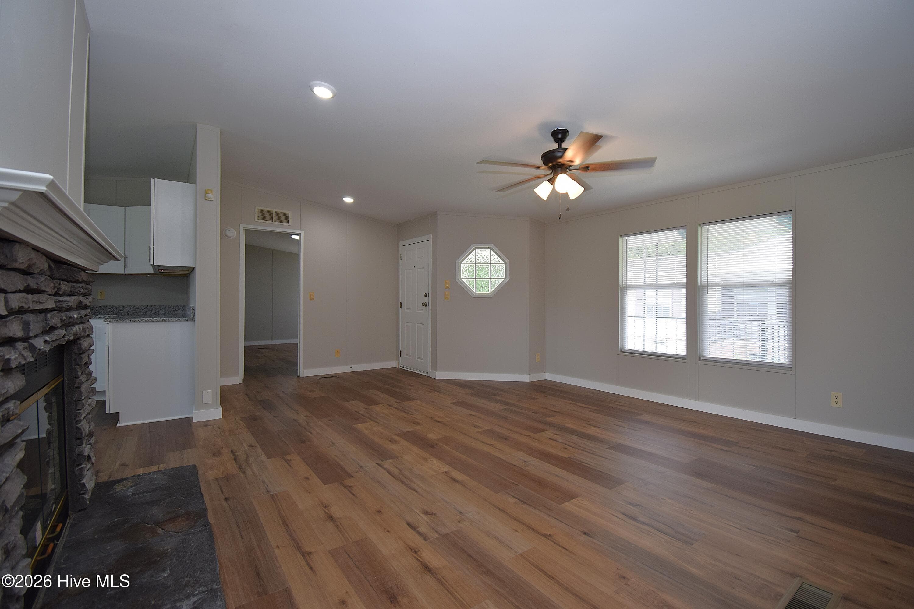Manufactured Home at 220 Main Street, Grifton, NC 28530, photo 18 of 59