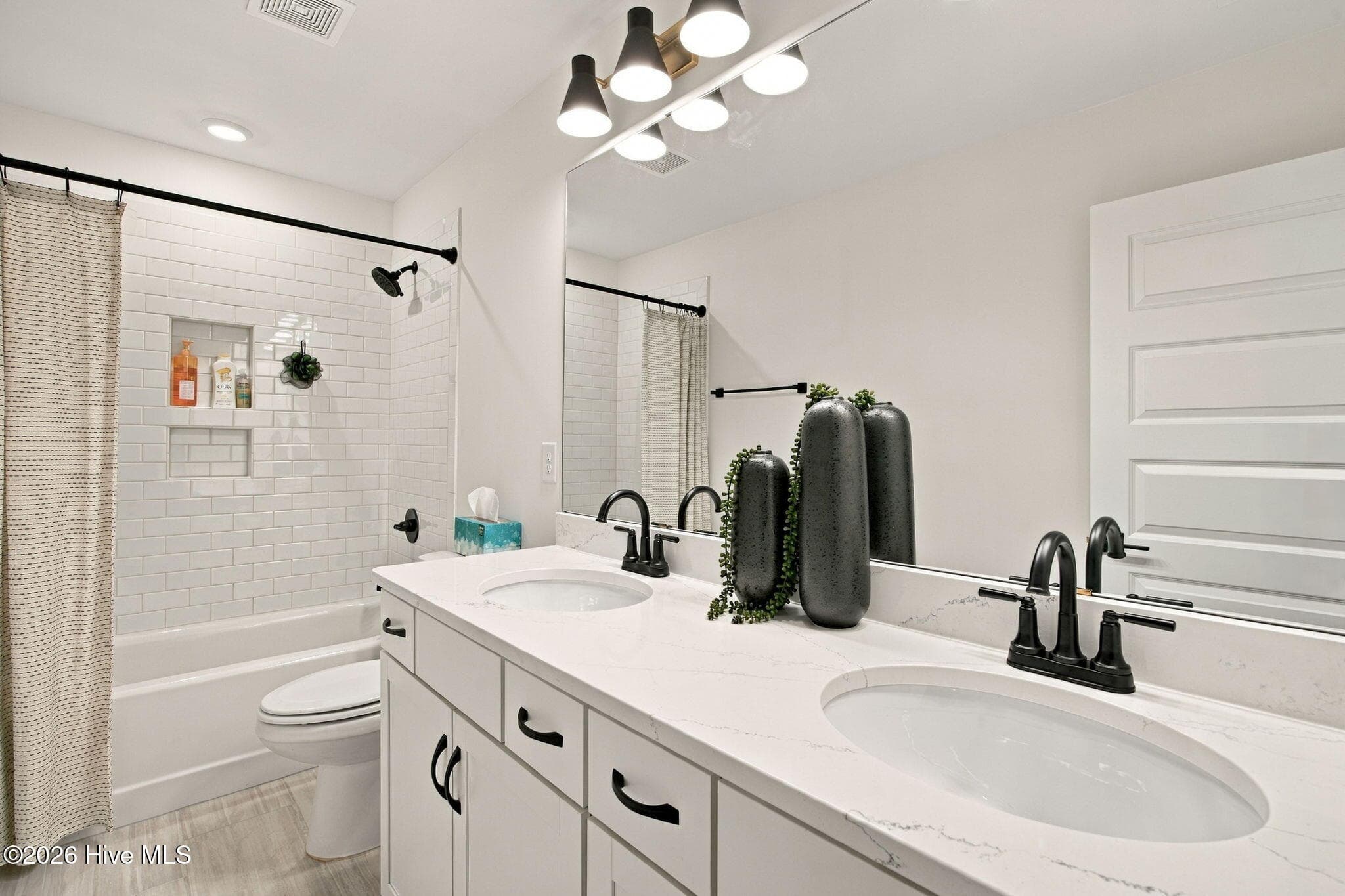 Single Family Residence at 1230 Sea Lavender Drive, Wilmington, NC 28403, photo 33 of 43