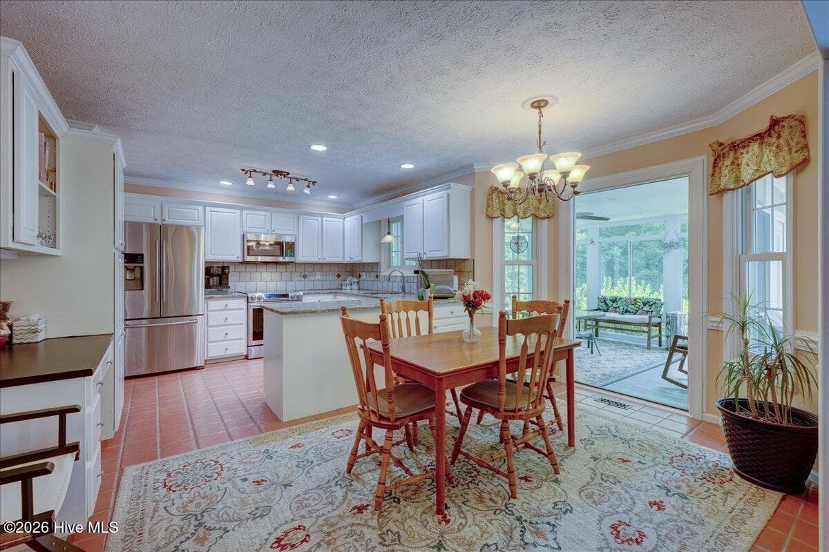 Single Family Residence at 306 Taliaferro Lane, New Bern, NC 28560, photo 15 of 53