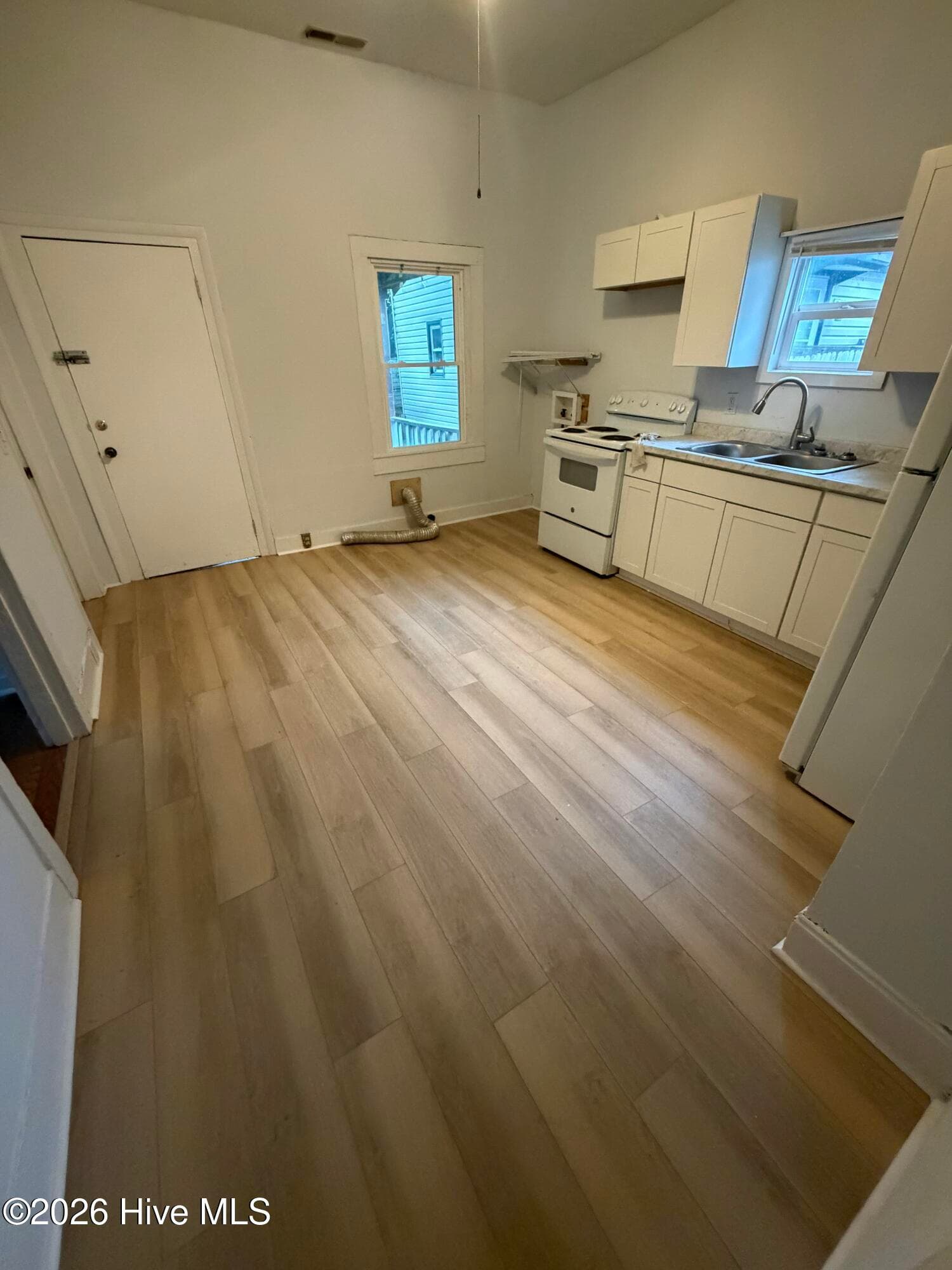 Single Family Residence at 317 Queen Street, Wilmington, NC 28401, photo 13 of 14