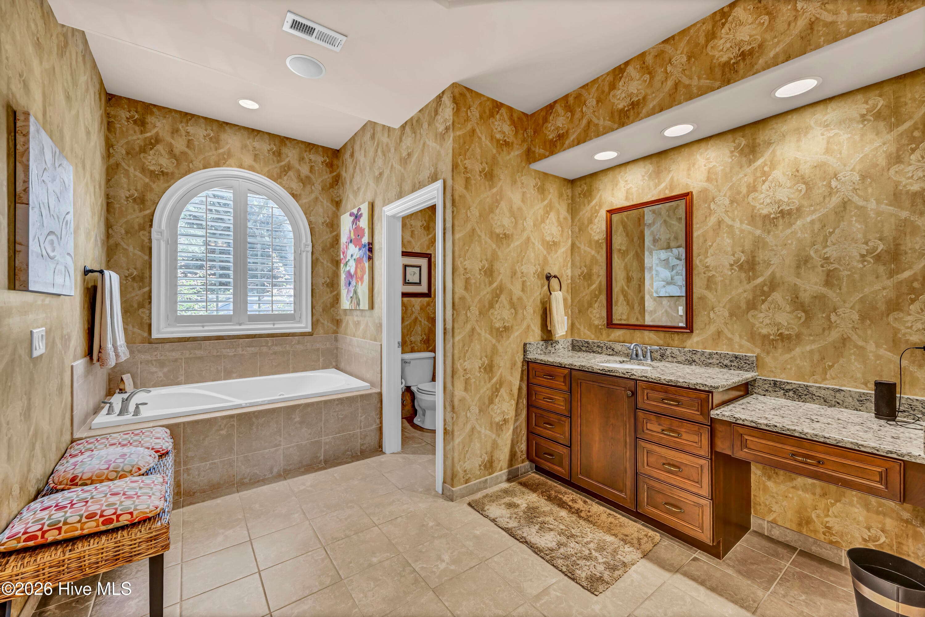 Single Family Residence at 5906 White Heron Road, Wilmington, NC 28412, photo 14 of 40