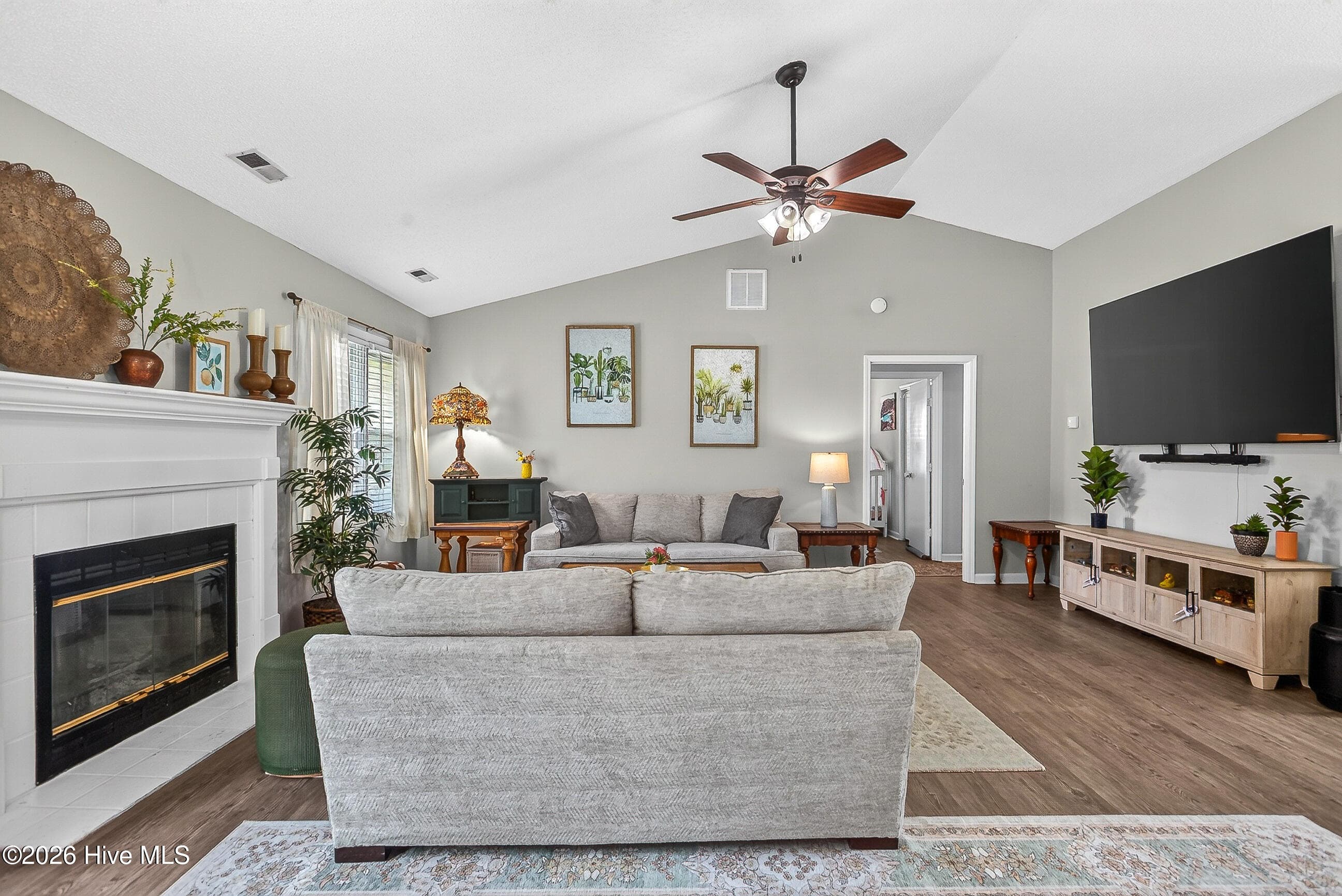 Single Family Residence at 106 Quartz Drive, Jacksonville, NC 28540, photo 10 of 39