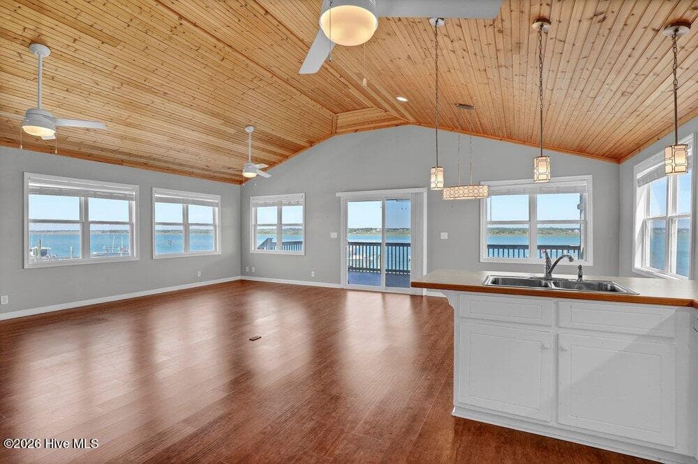 Single Family Residence at 712 Channel Boulevard, Topsail Beach, NC 28445, photo 11 of 62