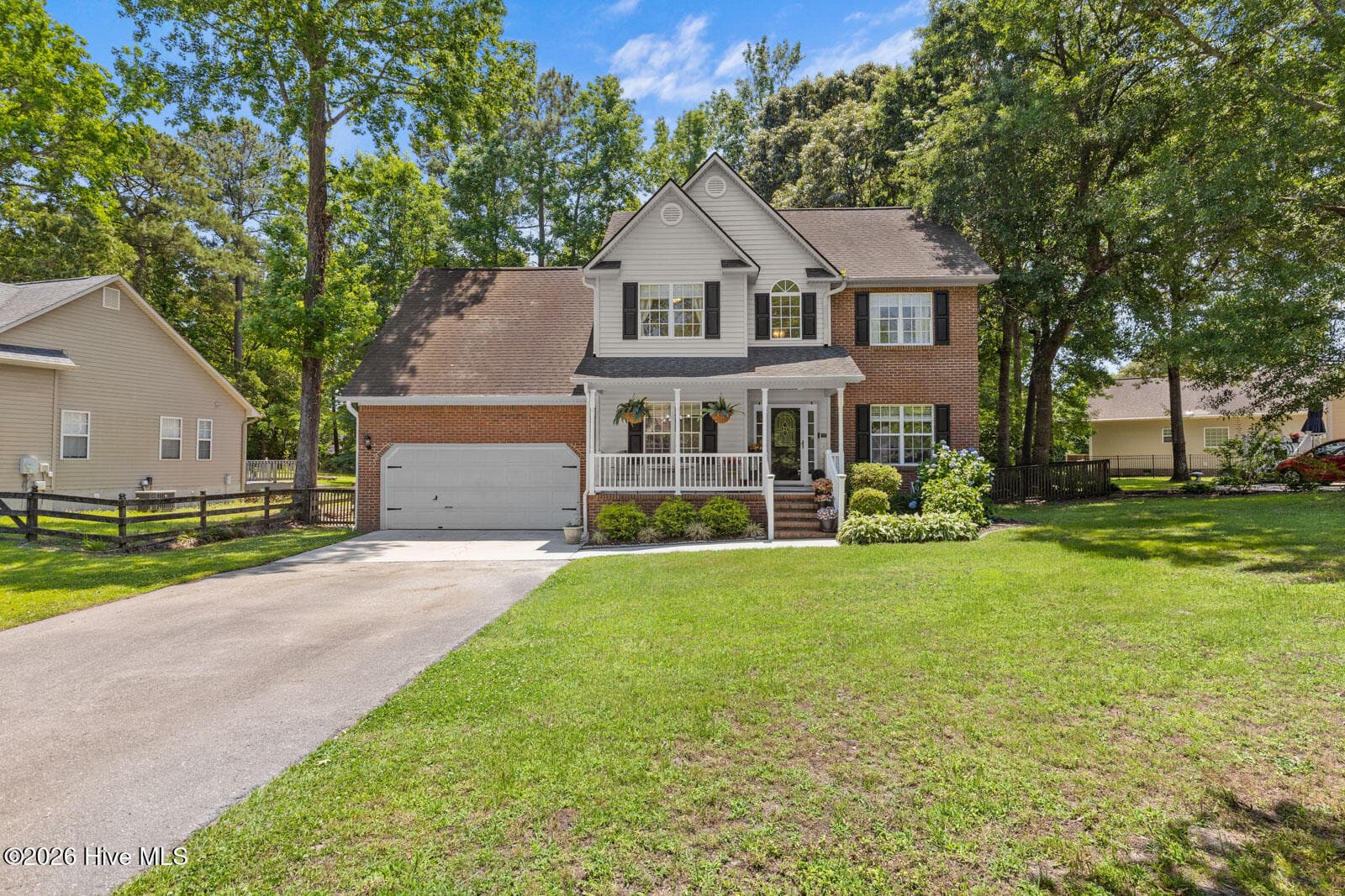 Single Family Residence at 125 Dockside Drive, Jacksonville, NC 28546, photo 2 of 47