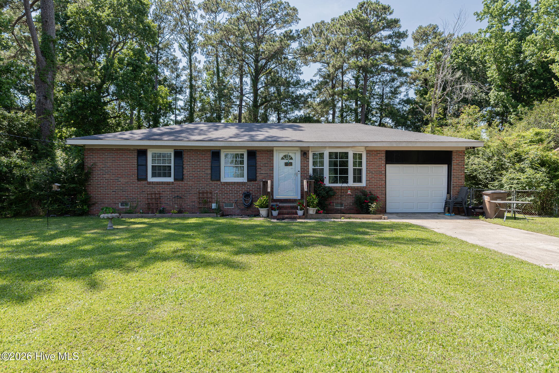 35 Victoria Road, Jacksonville, NC 28546